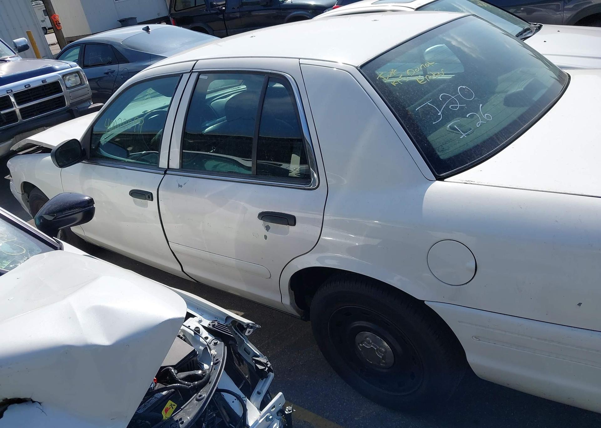 2004 FORD CROWN VICTORIA POLICE INTERCEPTOR