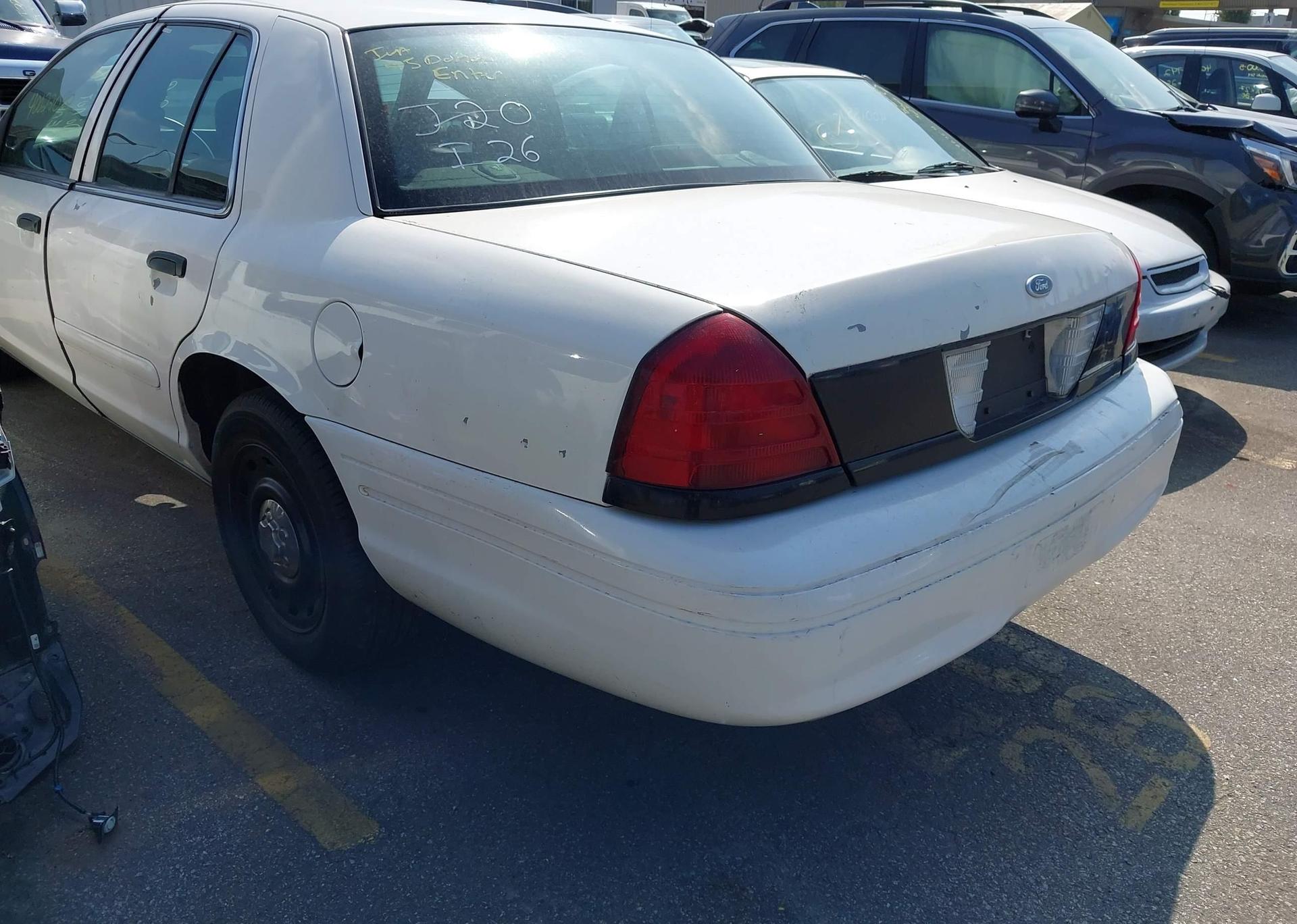 2004 FORD CROWN VICTORIA POLICE INTERCEPTOR