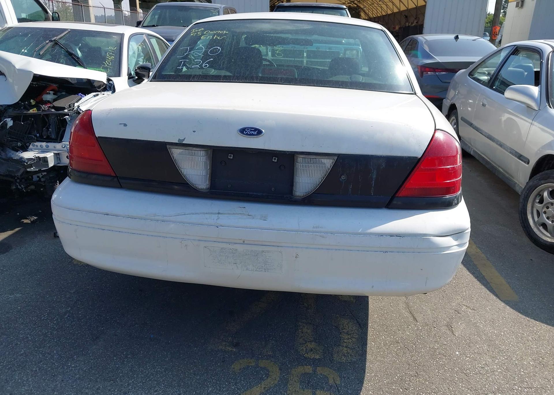 2004 FORD CROWN VICTORIA POLICE INTERCEPTOR