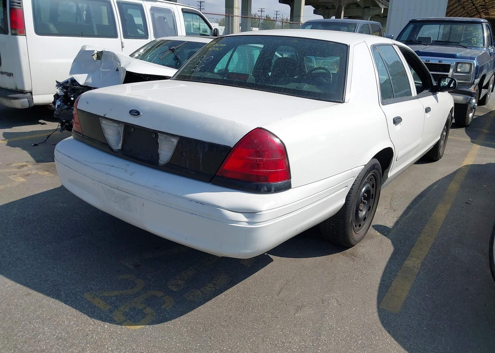 2004 FORD CROWN VICTORIA POLICE INTERCEPTOR