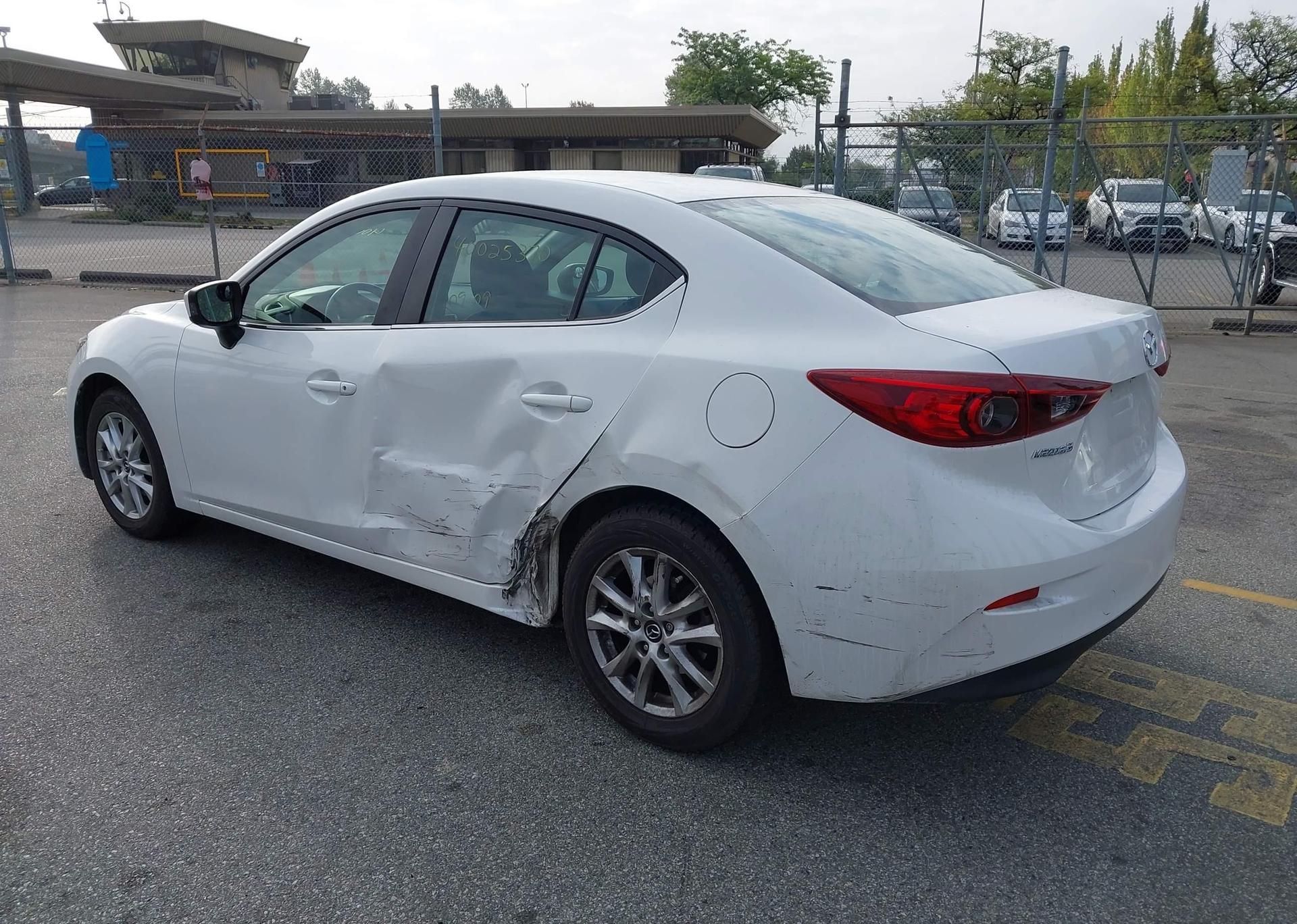 2016 MAZDA 3 TOURING