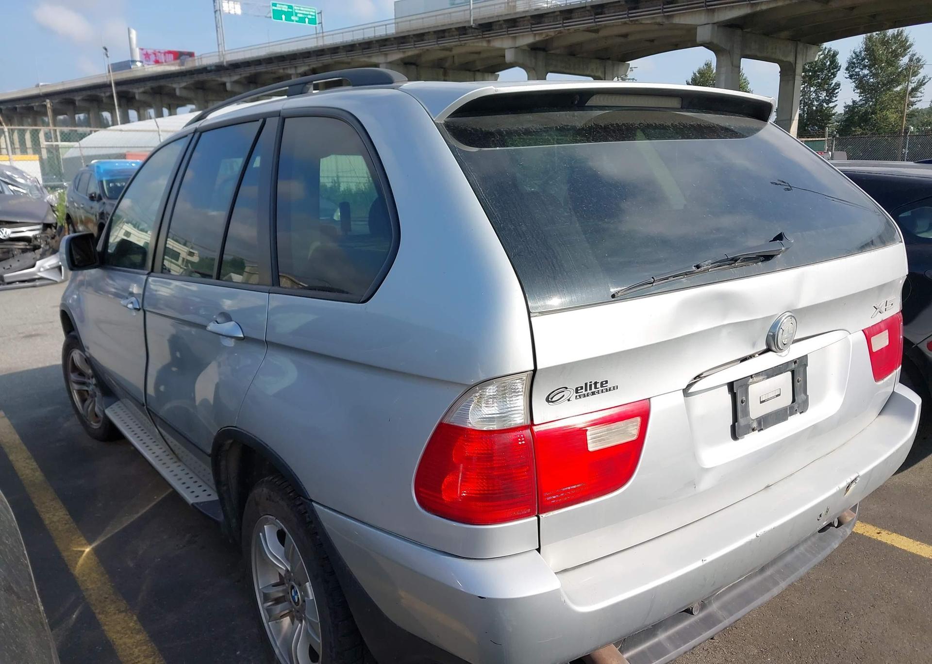 2005 BMW X5 3.0I