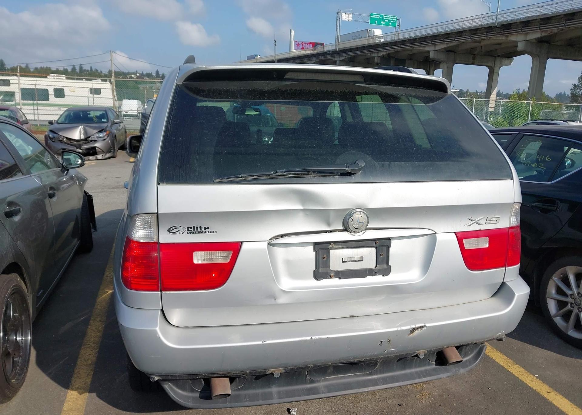 2005 BMW X5 3.0I