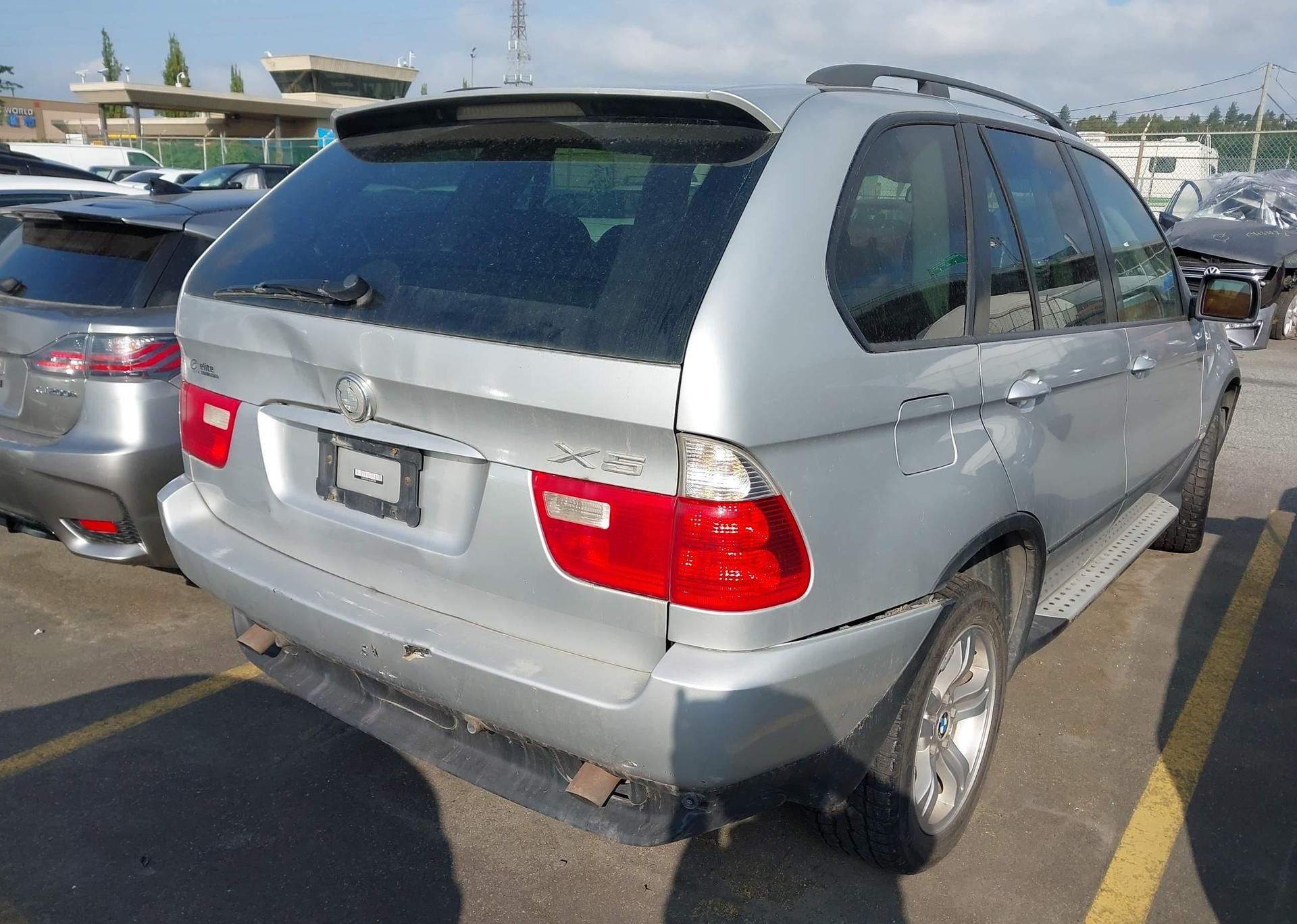 2005 BMW X5 3.0I