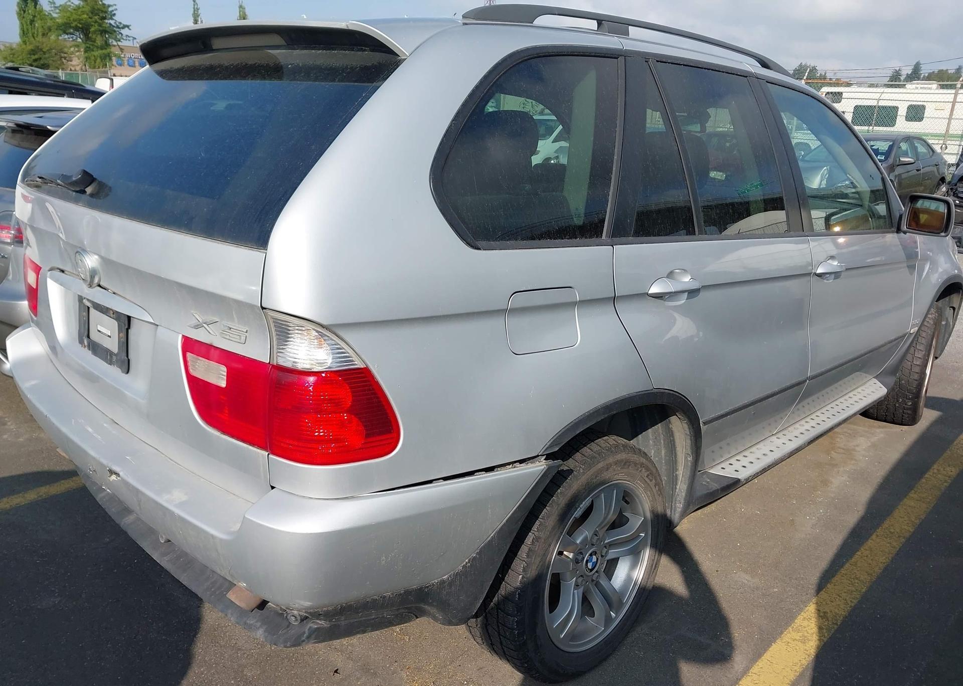 2005 BMW X5 3.0I