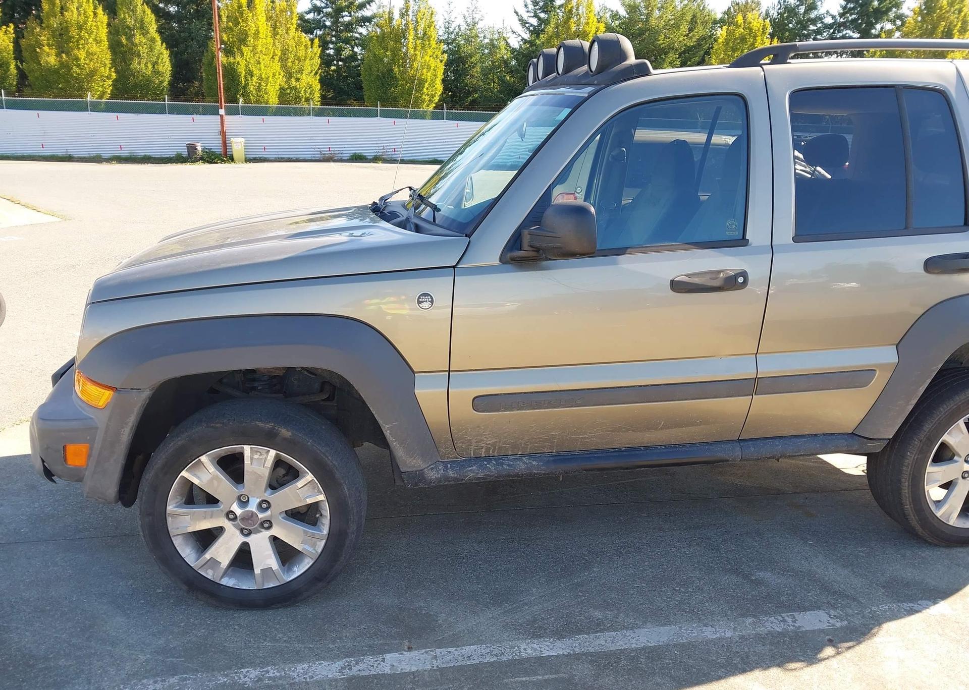 2006 JEEP LIBERTY SPORT
