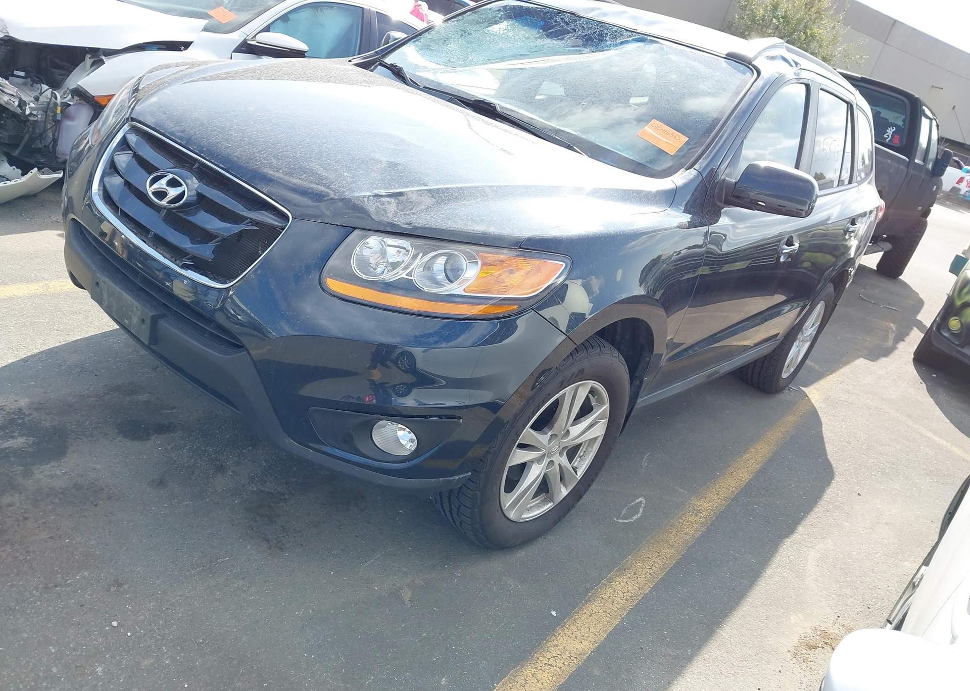 2011 HYUNDAI SANTA FE SE