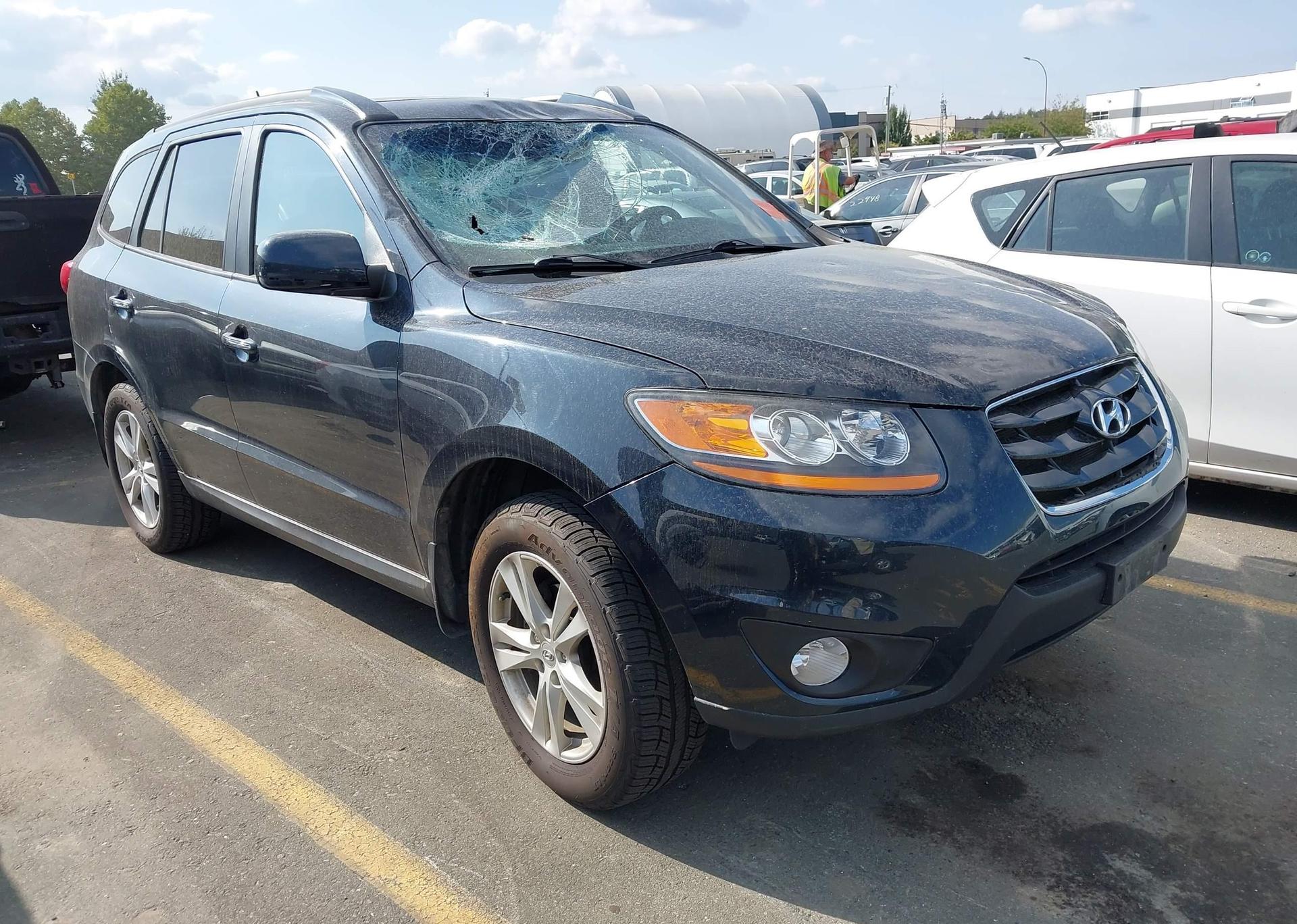 2011 HYUNDAI SANTA FE SE