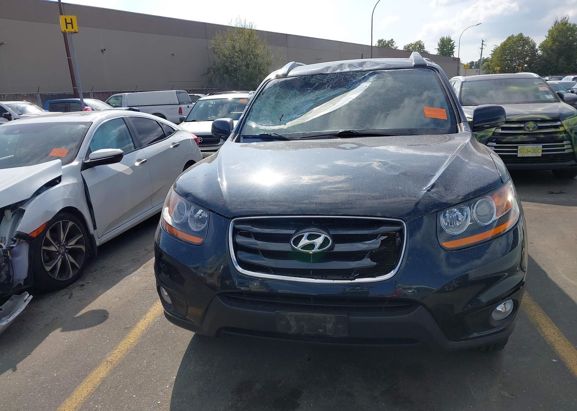 2011 HYUNDAI SANTA FE SE