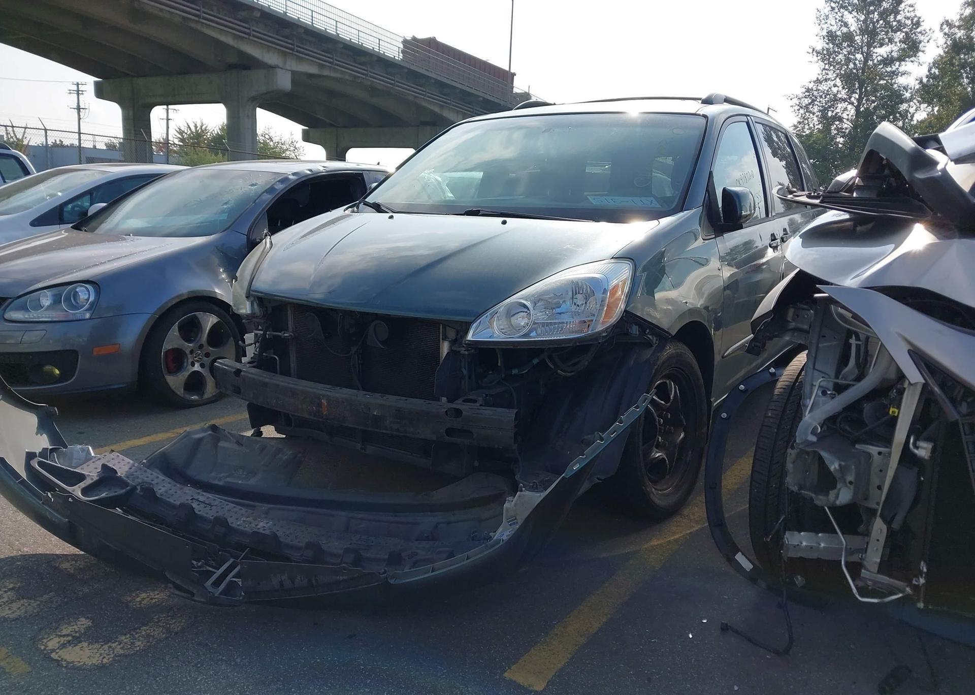 2004 TOYOTA SIENNA CE