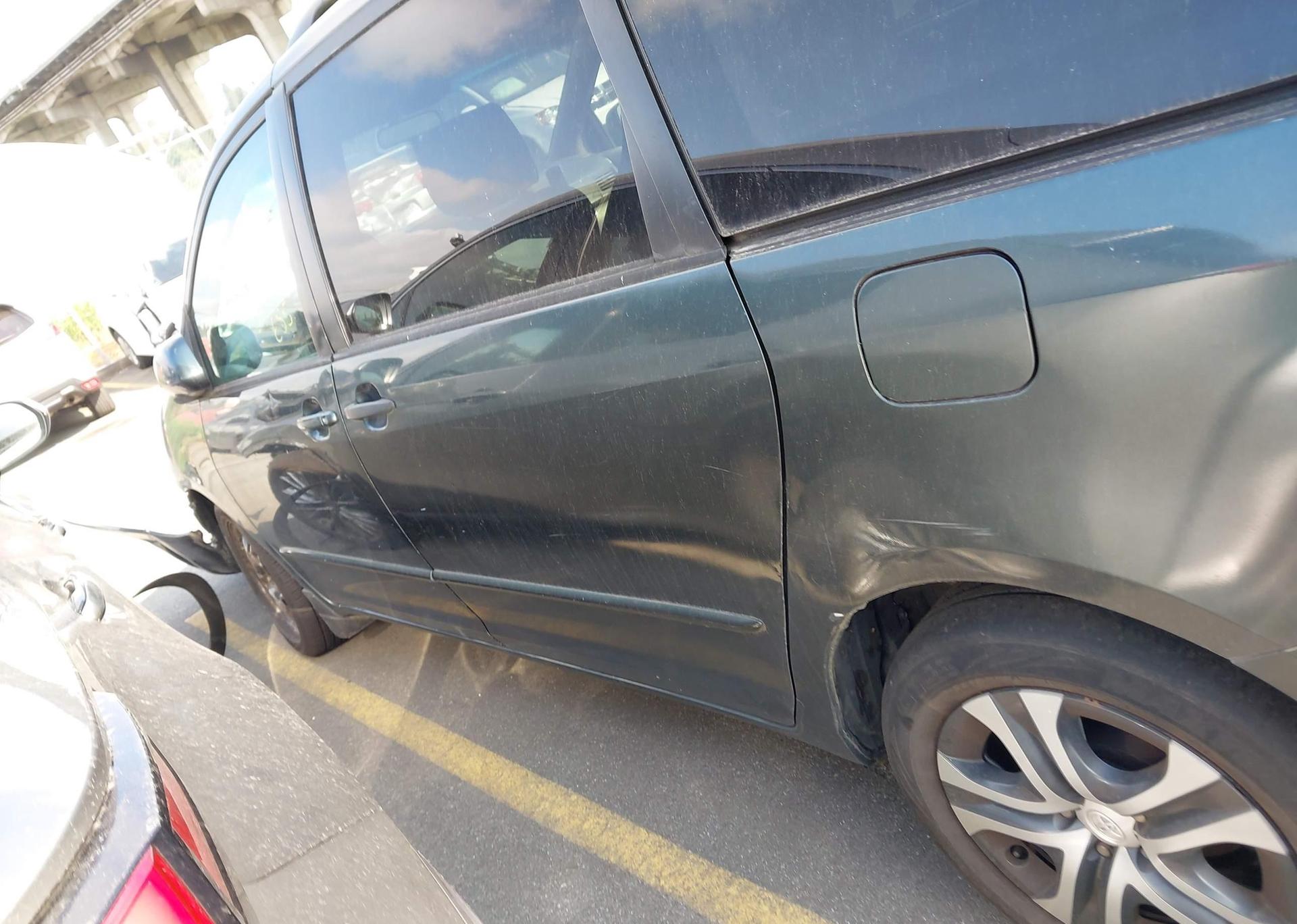 2004 TOYOTA SIENNA CE