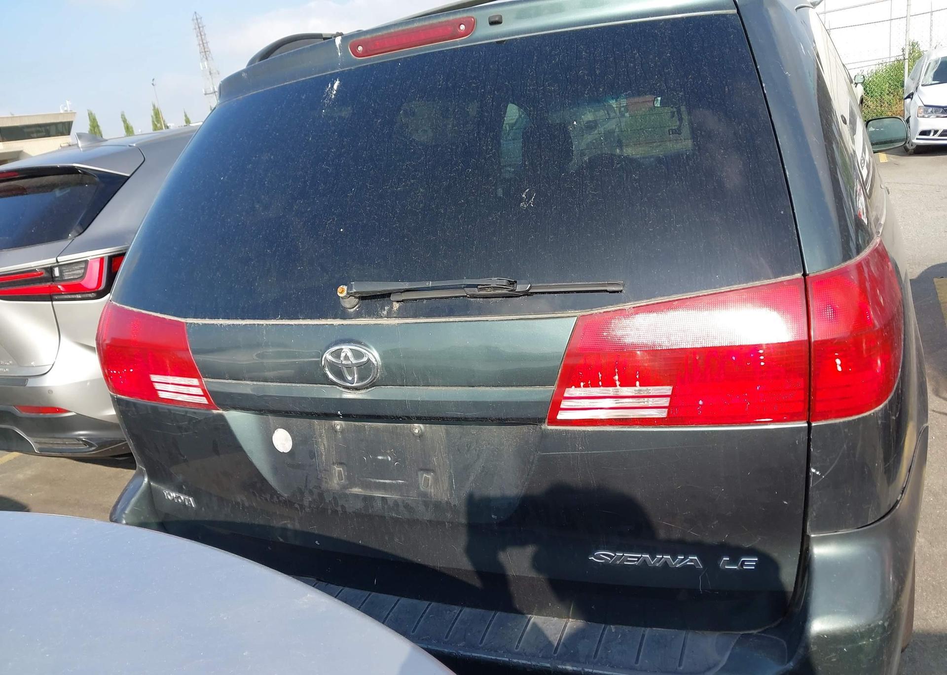 2004 TOYOTA SIENNA CE