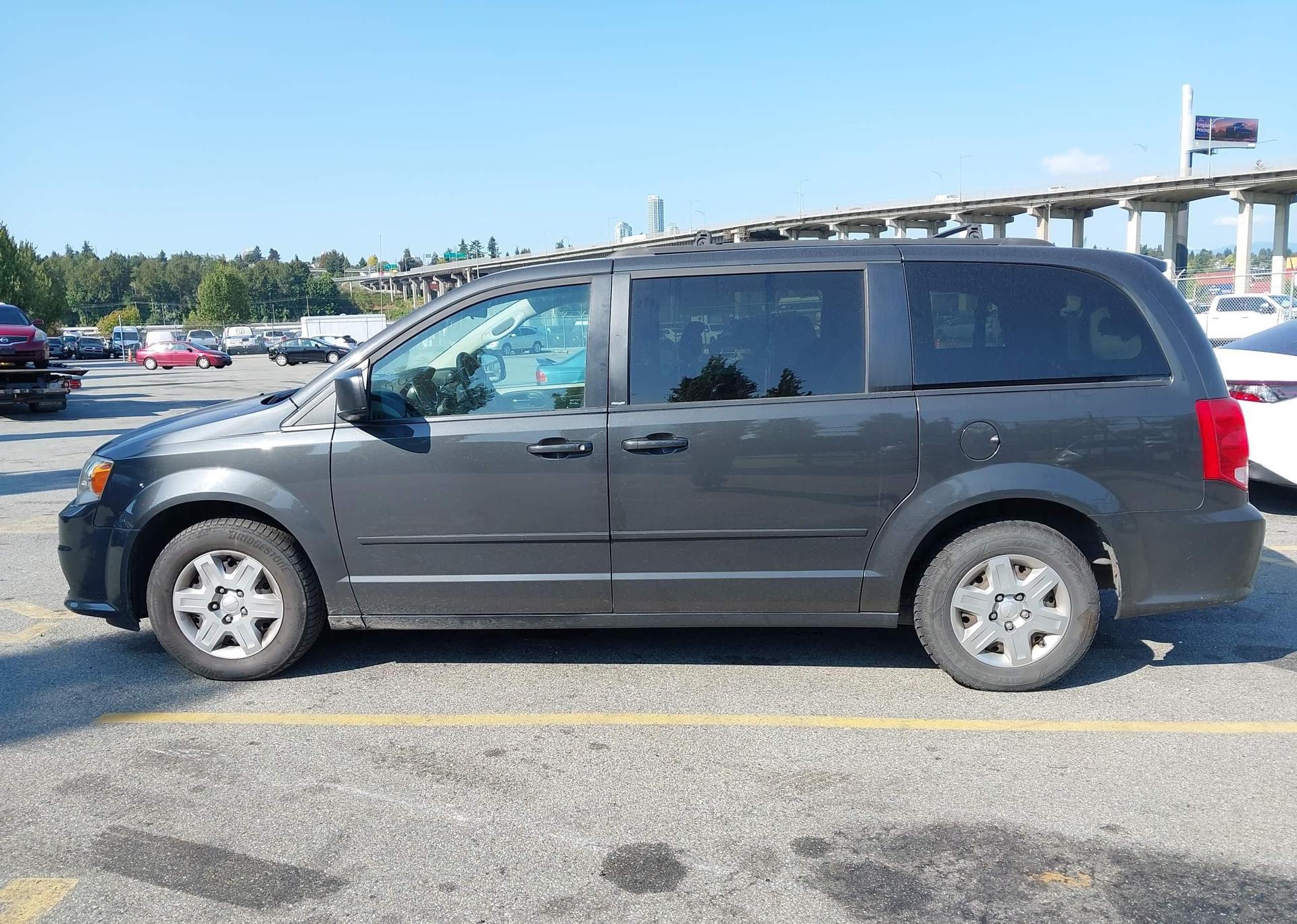 2012 DODGE GRAND CARAVAN SE