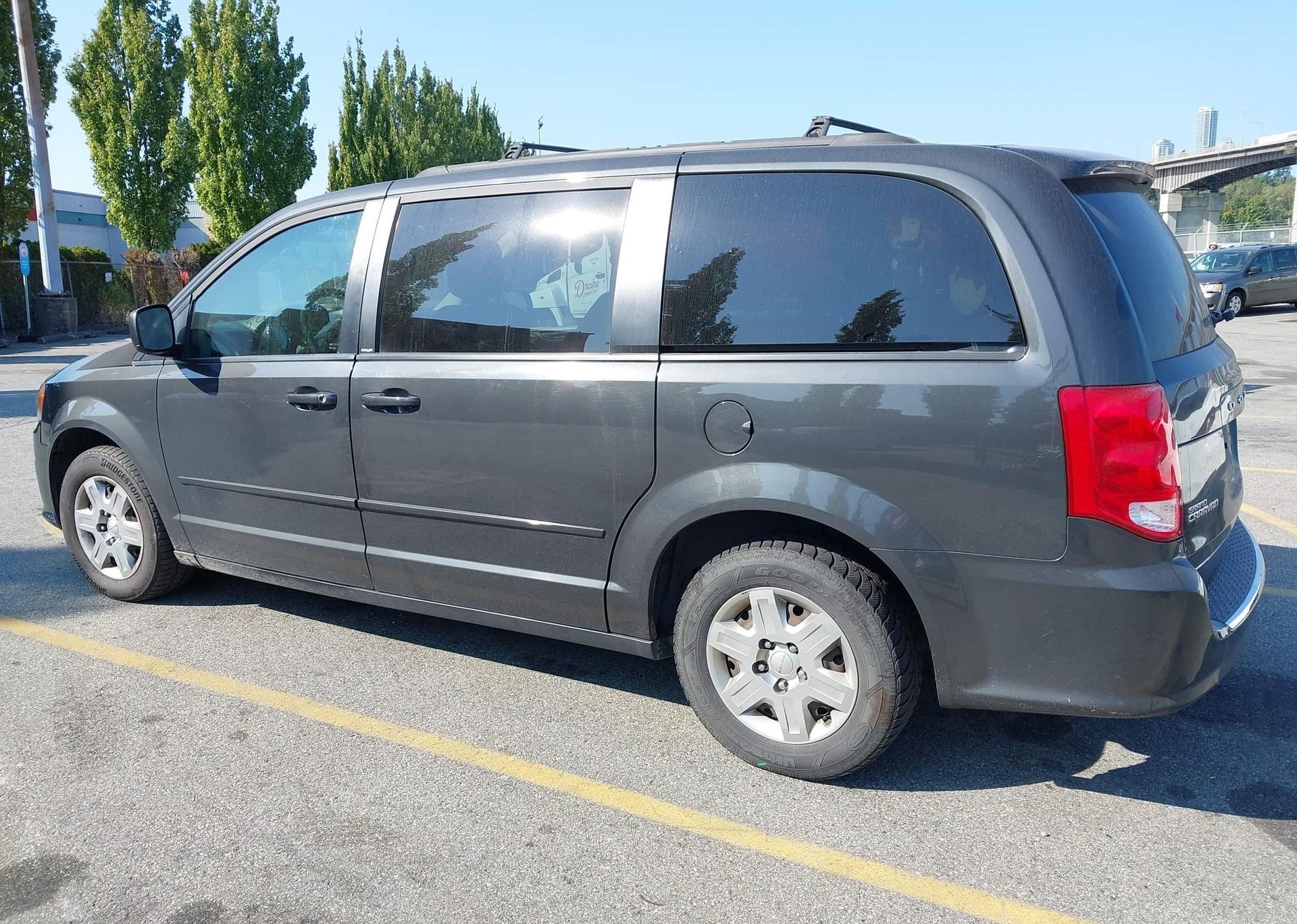 2012 DODGE GRAND CARAVAN SE