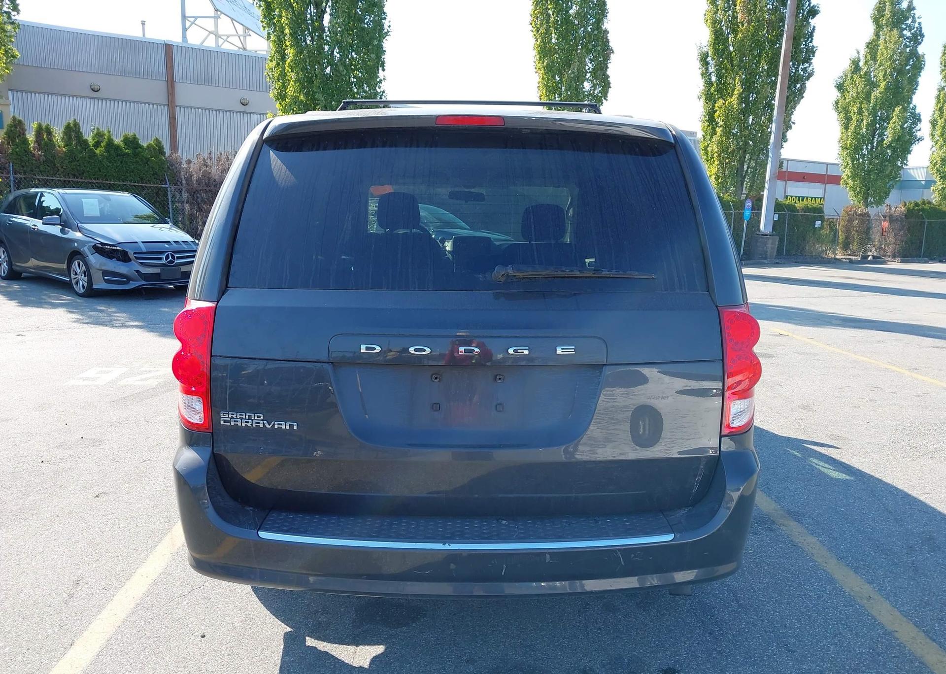2012 DODGE GRAND CARAVAN SE