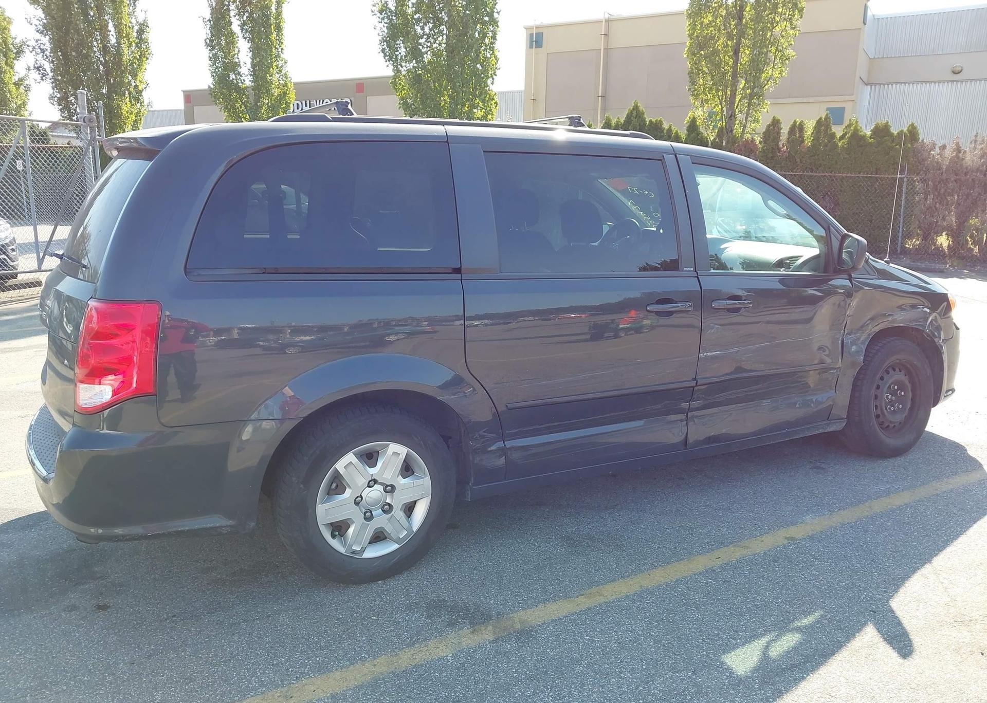 2012 DODGE GRAND CARAVAN SE