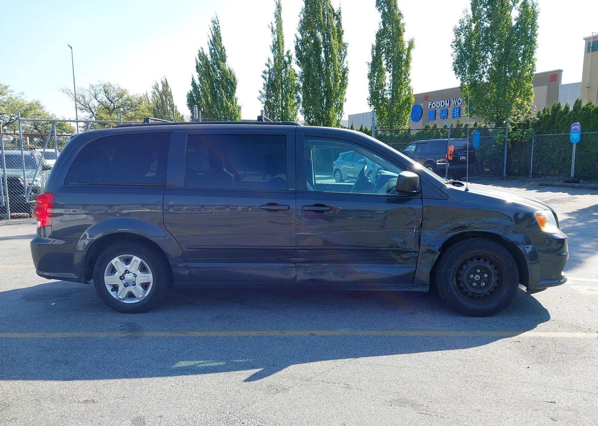 2012 DODGE GRAND CARAVAN SE