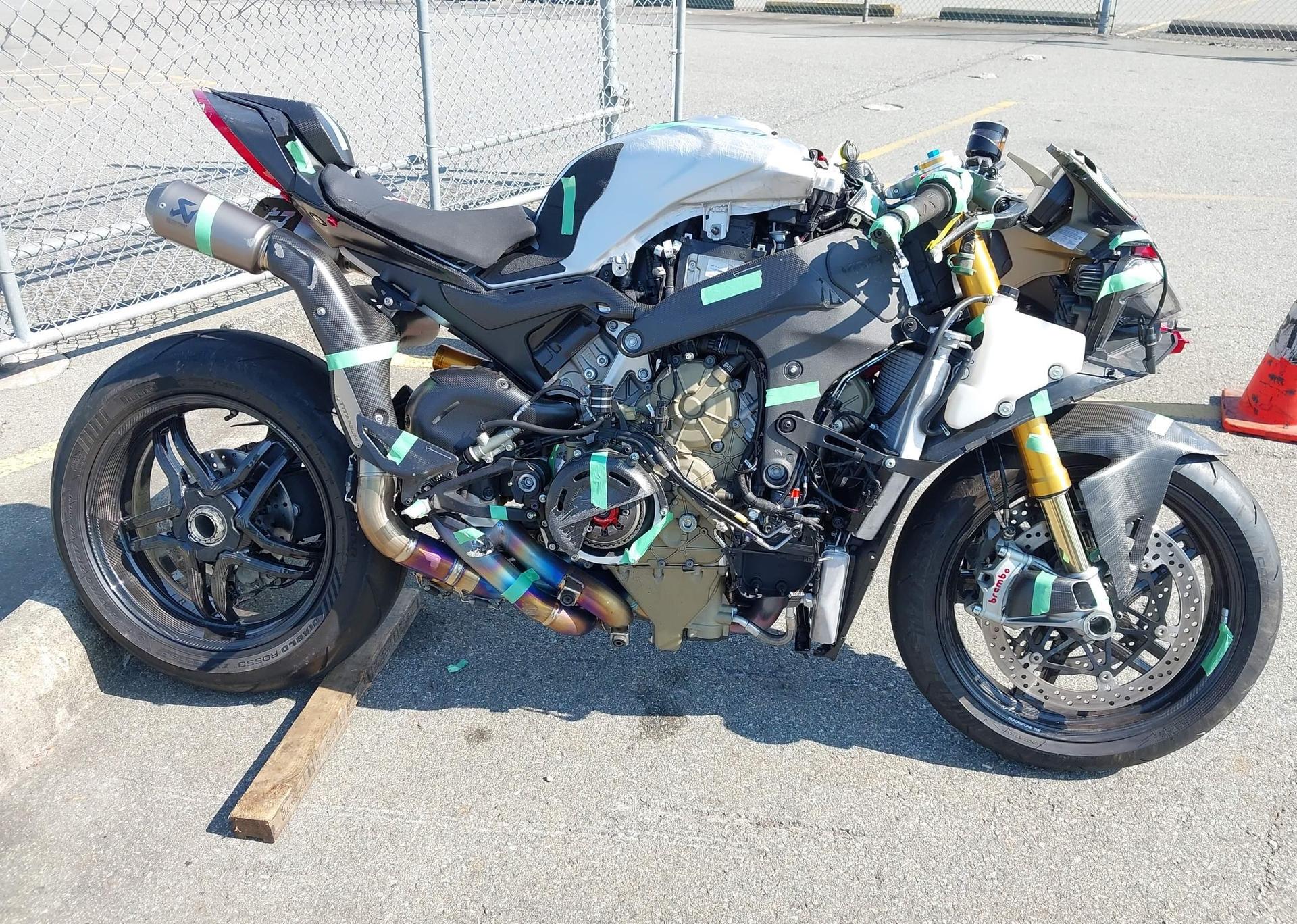 2023 DUCATI PANIGALE V4 R