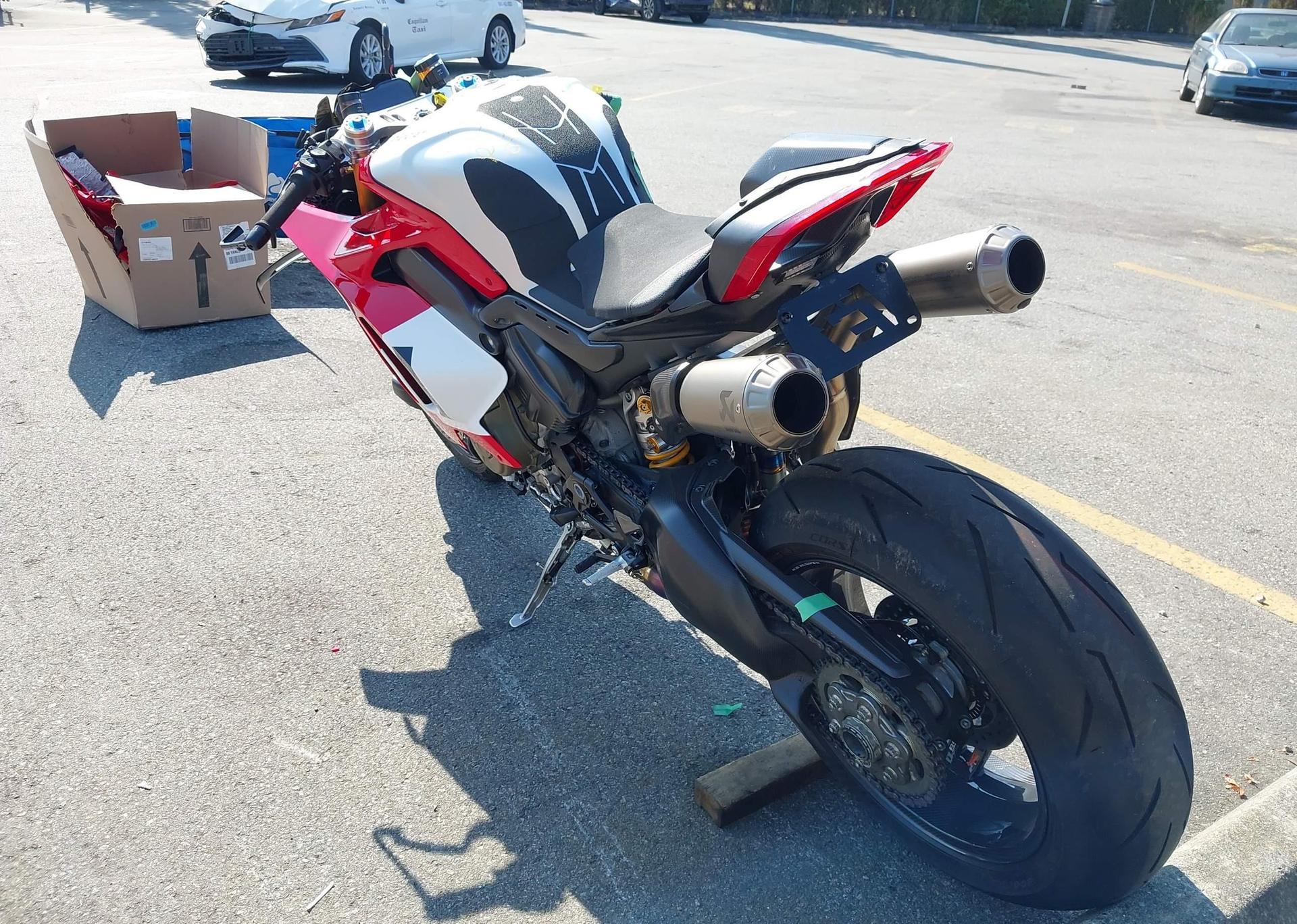 2023 DUCATI PANIGALE V4 R