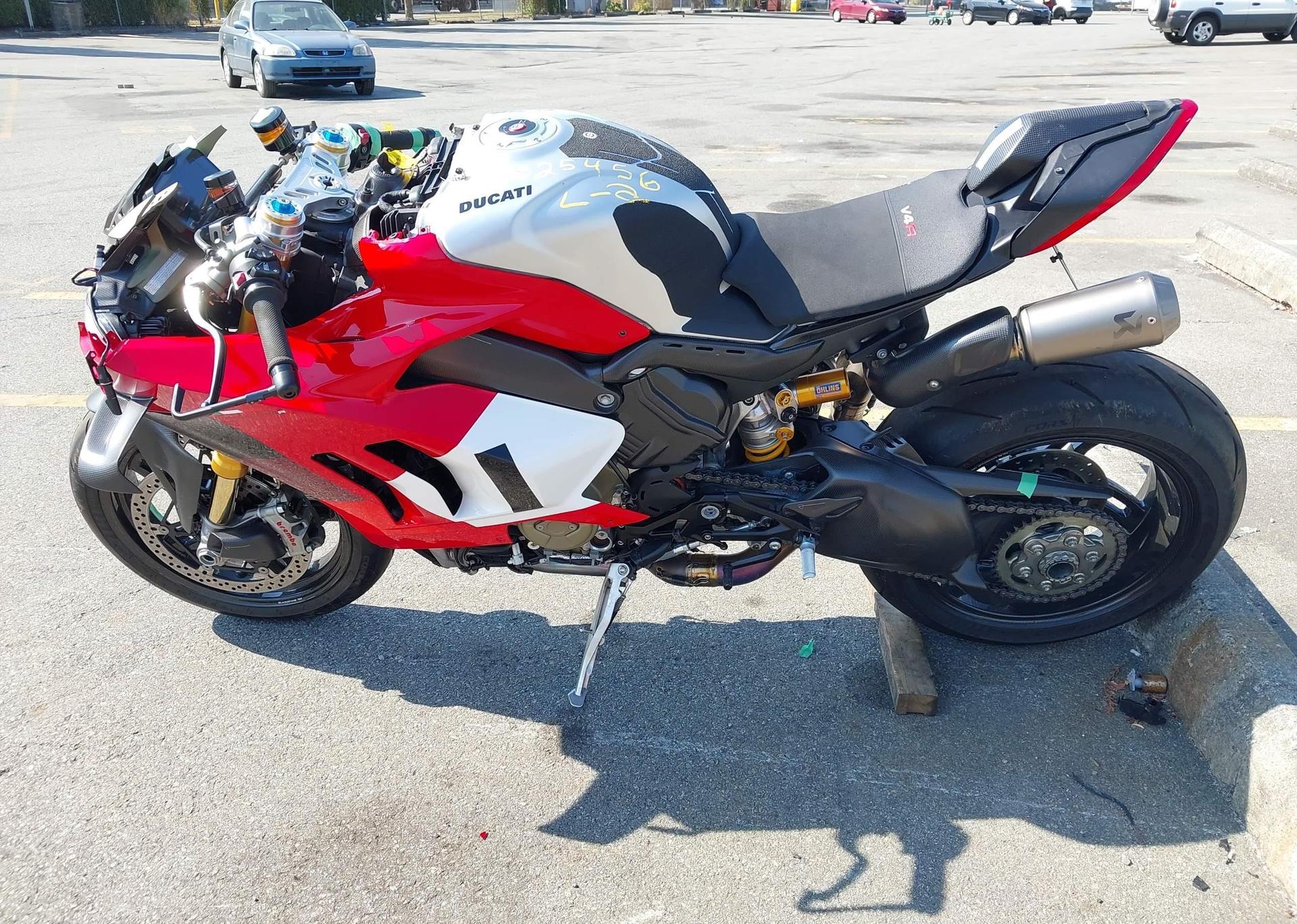 2023 DUCATI PANIGALE V4 R