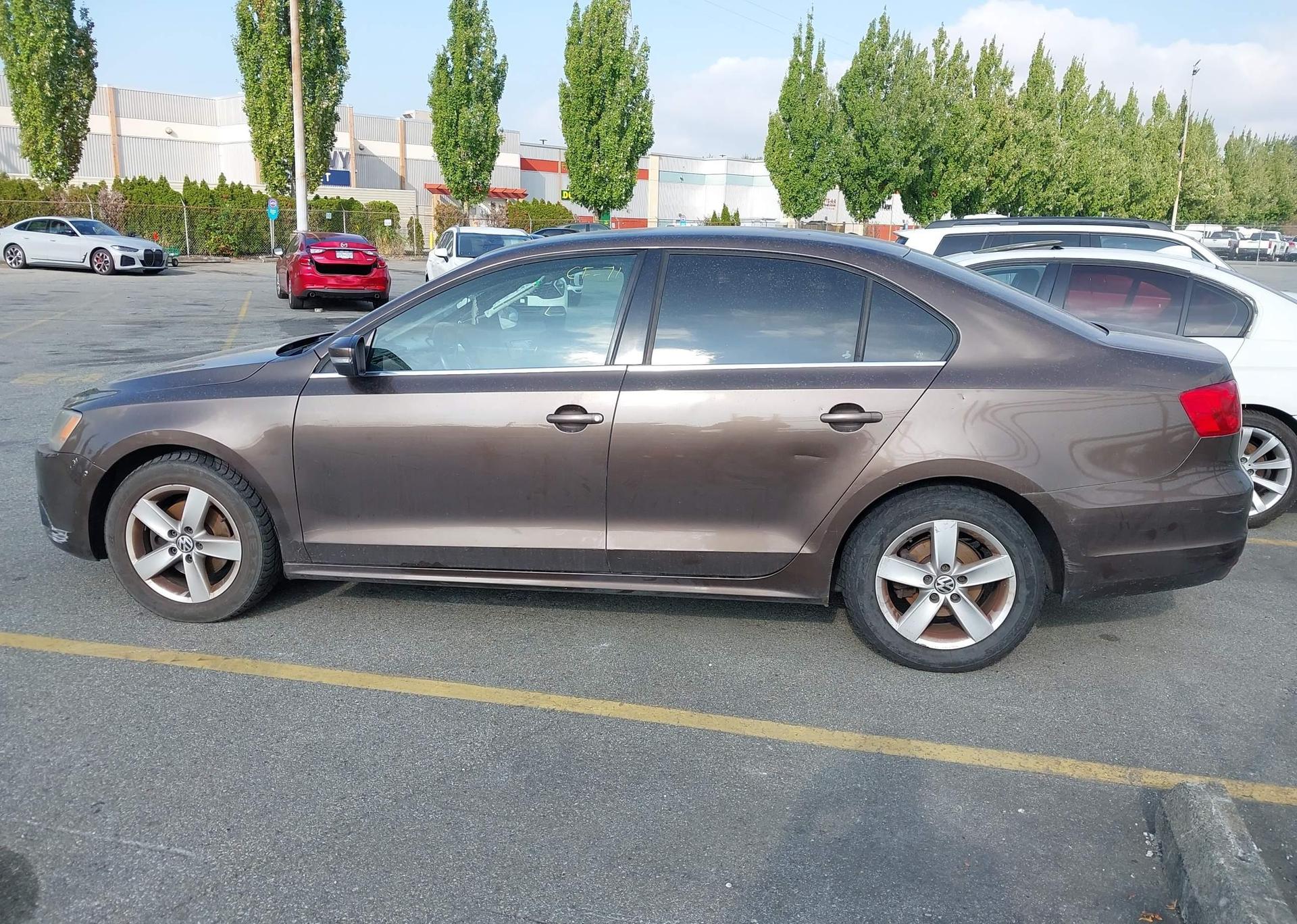 2011 VOLKSWAGEN JETTA