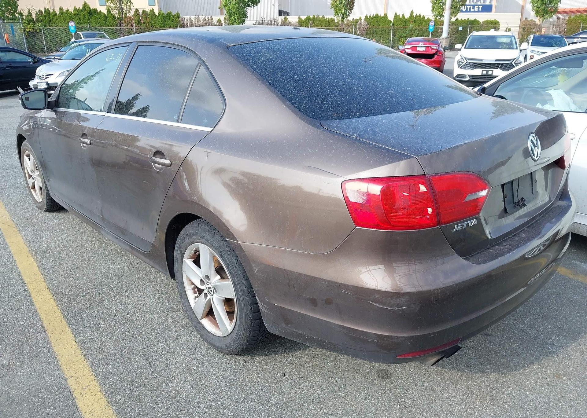 2011 VOLKSWAGEN JETTA