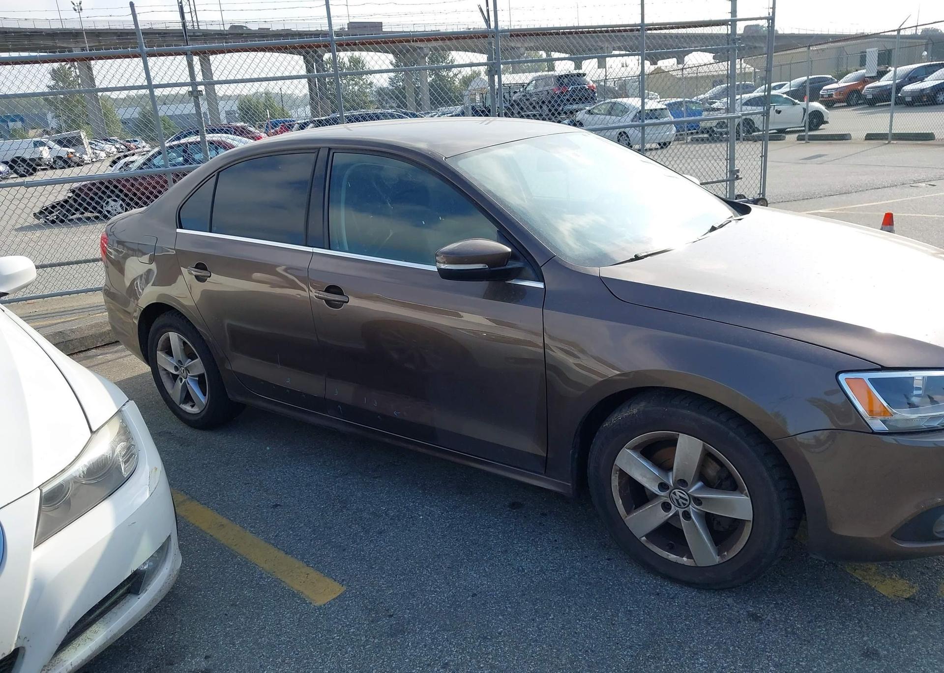 2011 VOLKSWAGEN JETTA