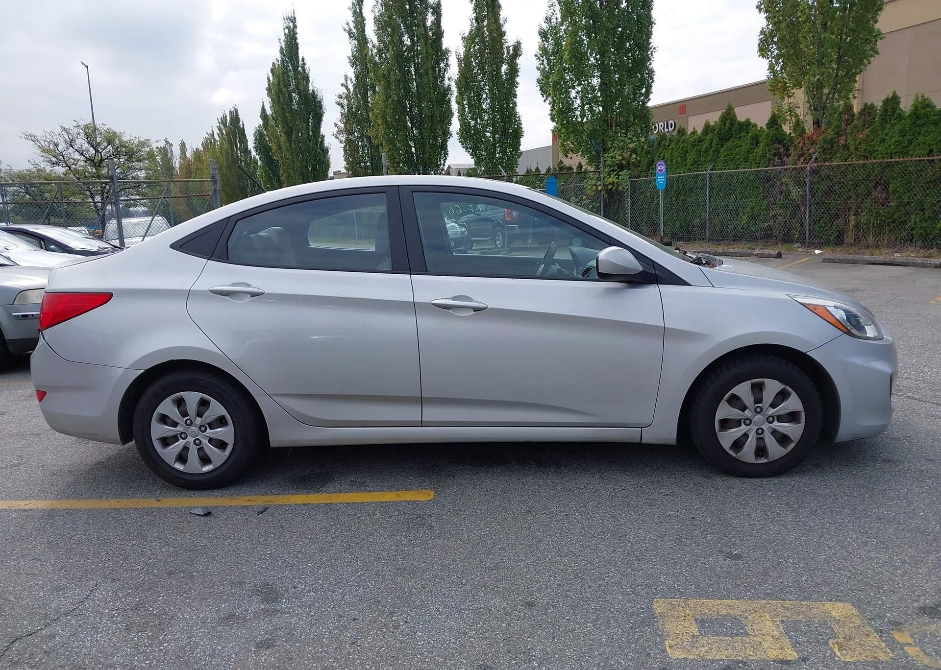 2015 HYUNDAI ACCENT GLS