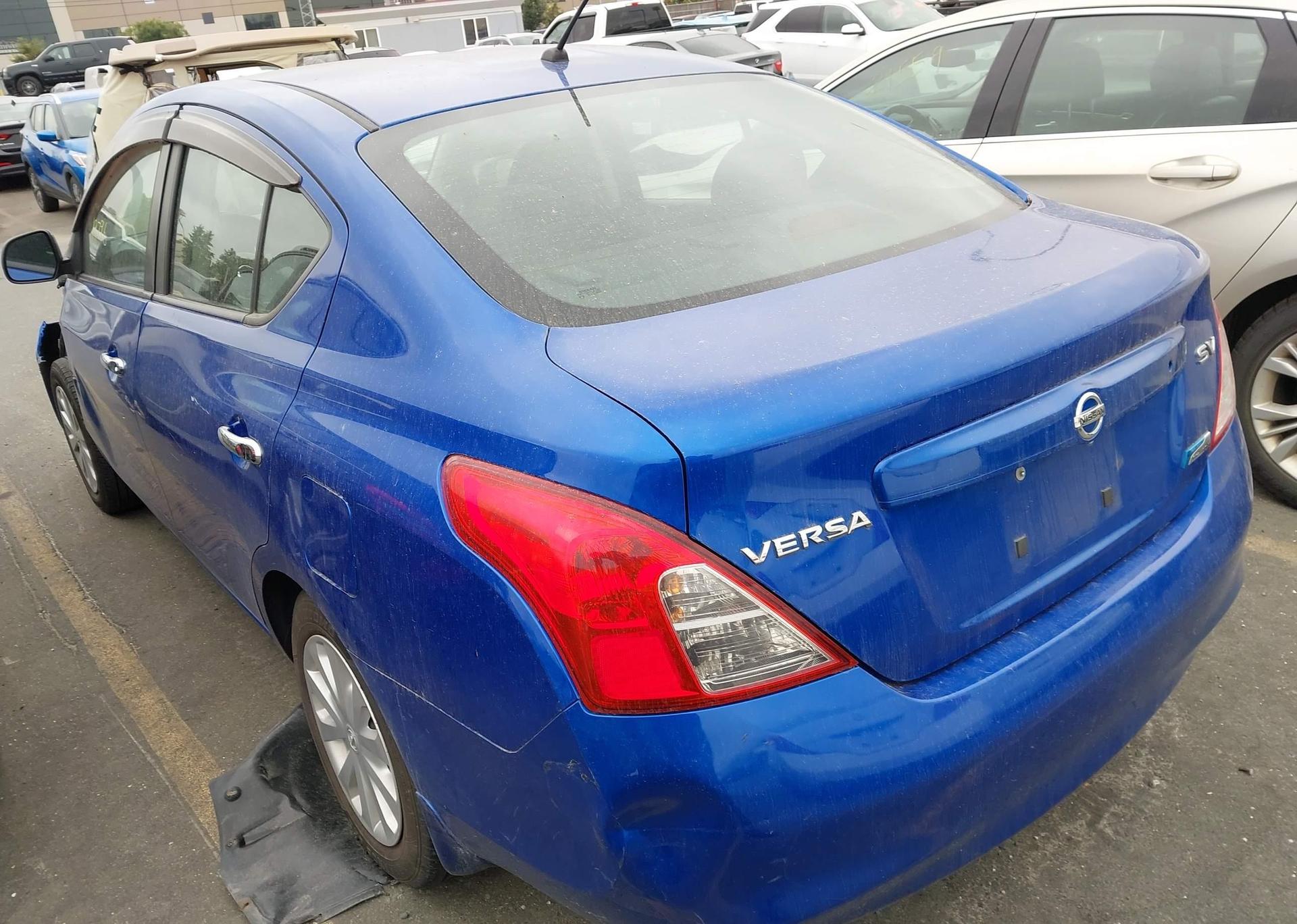 2012 NISSAN VERSA S