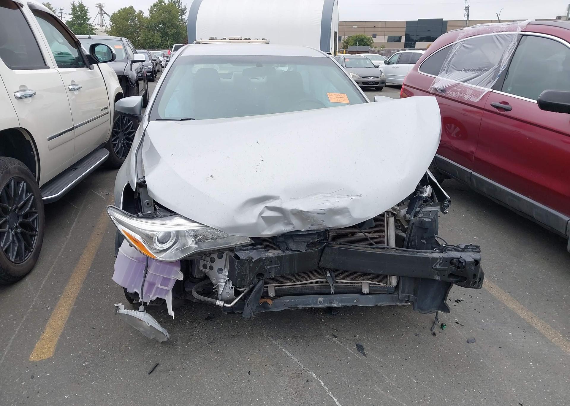 2016 TOYOTA CAMRY LE