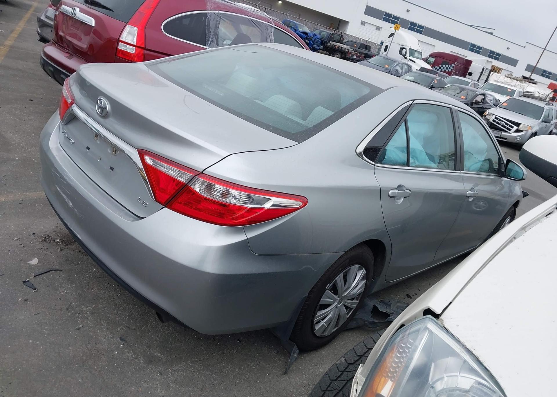 2016 TOYOTA CAMRY LE