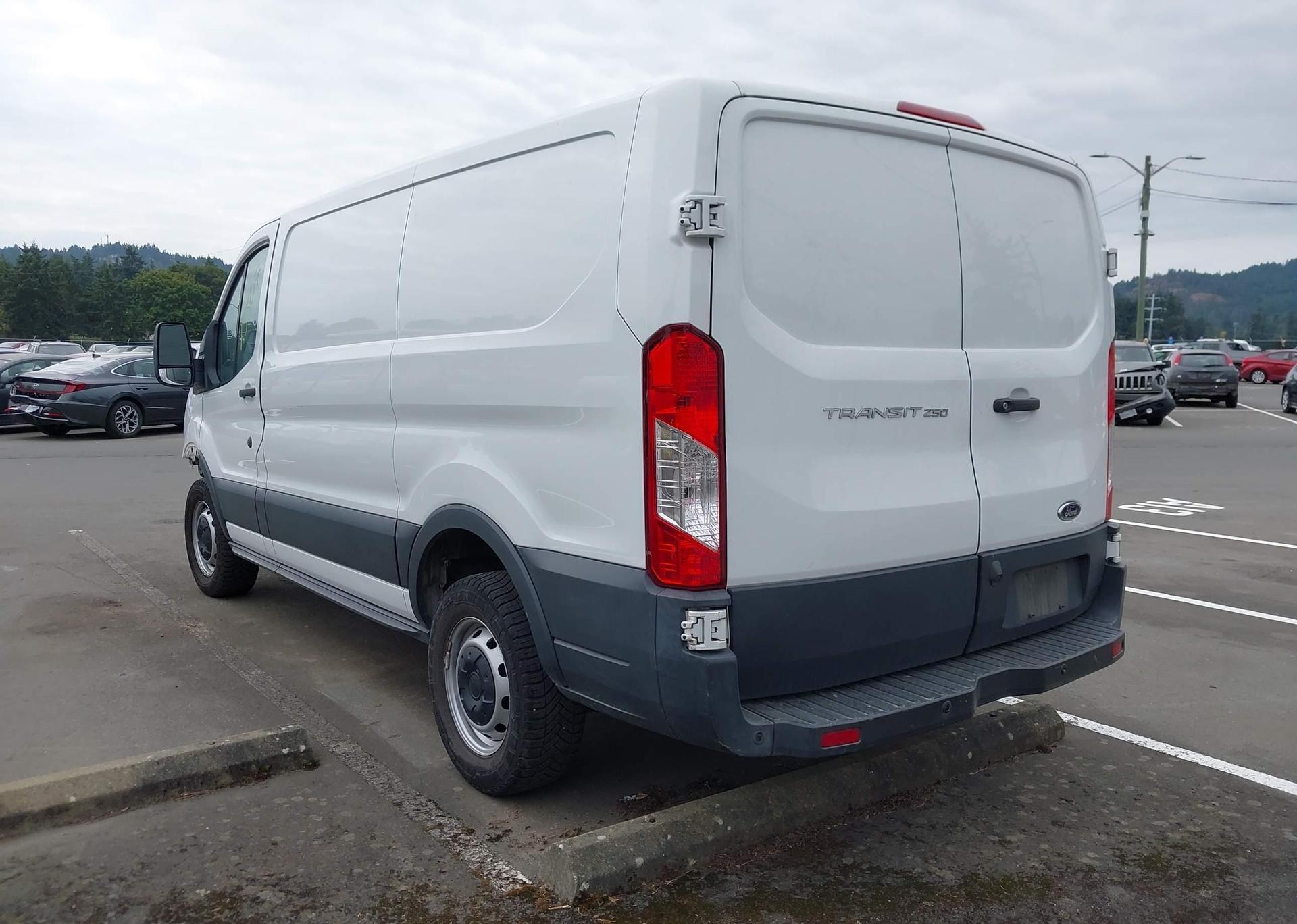 2018 FORD transit t-250