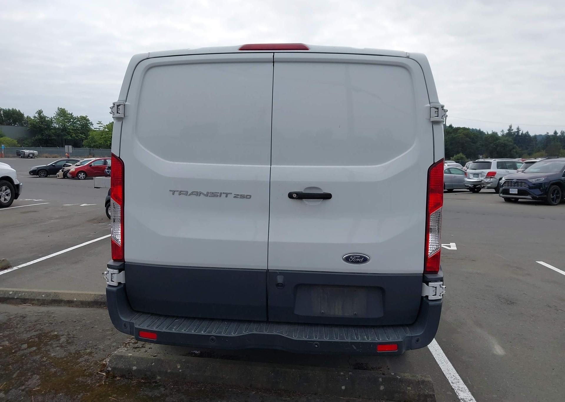 2018 FORD transit t-250