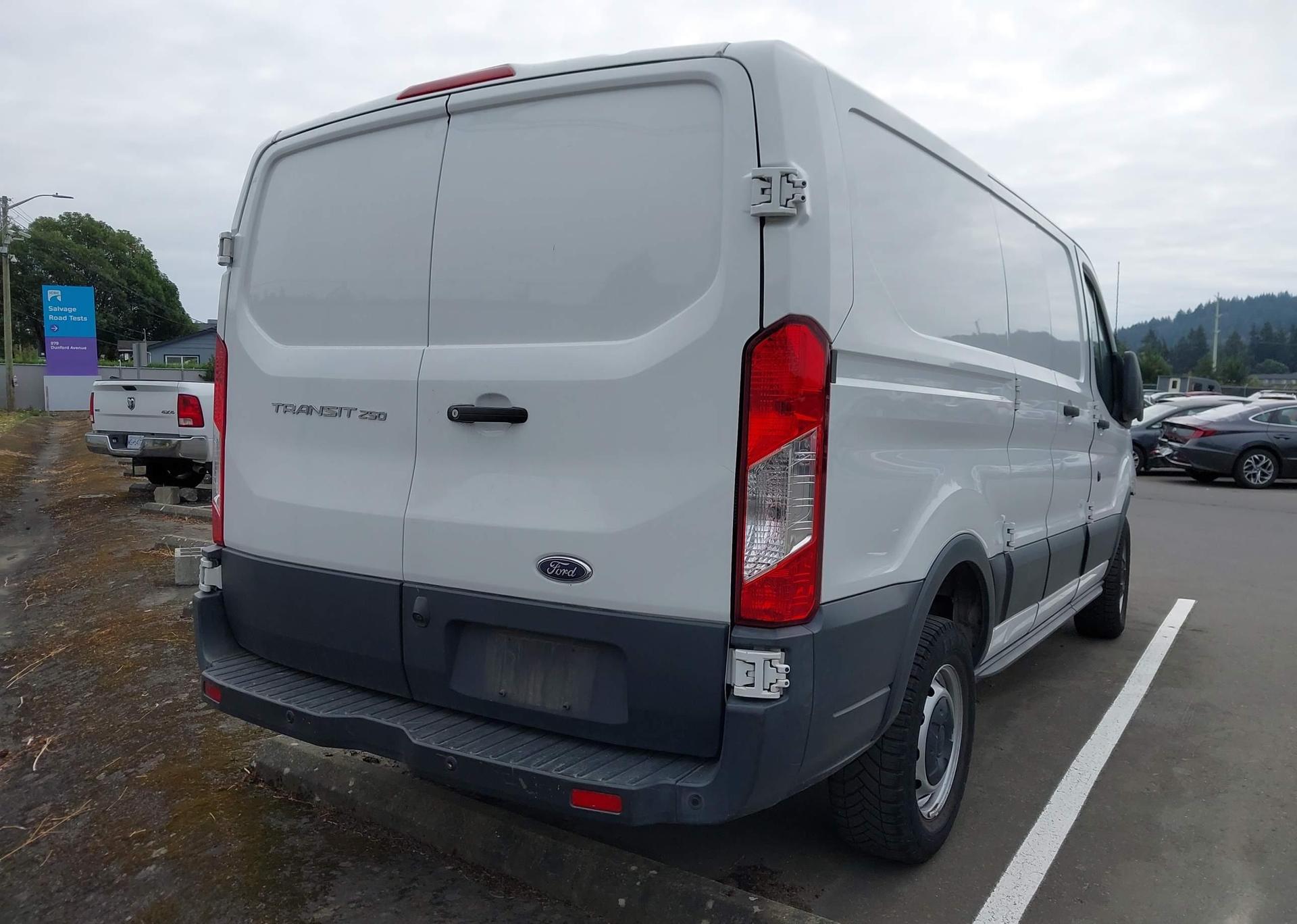 2018 FORD transit t-250