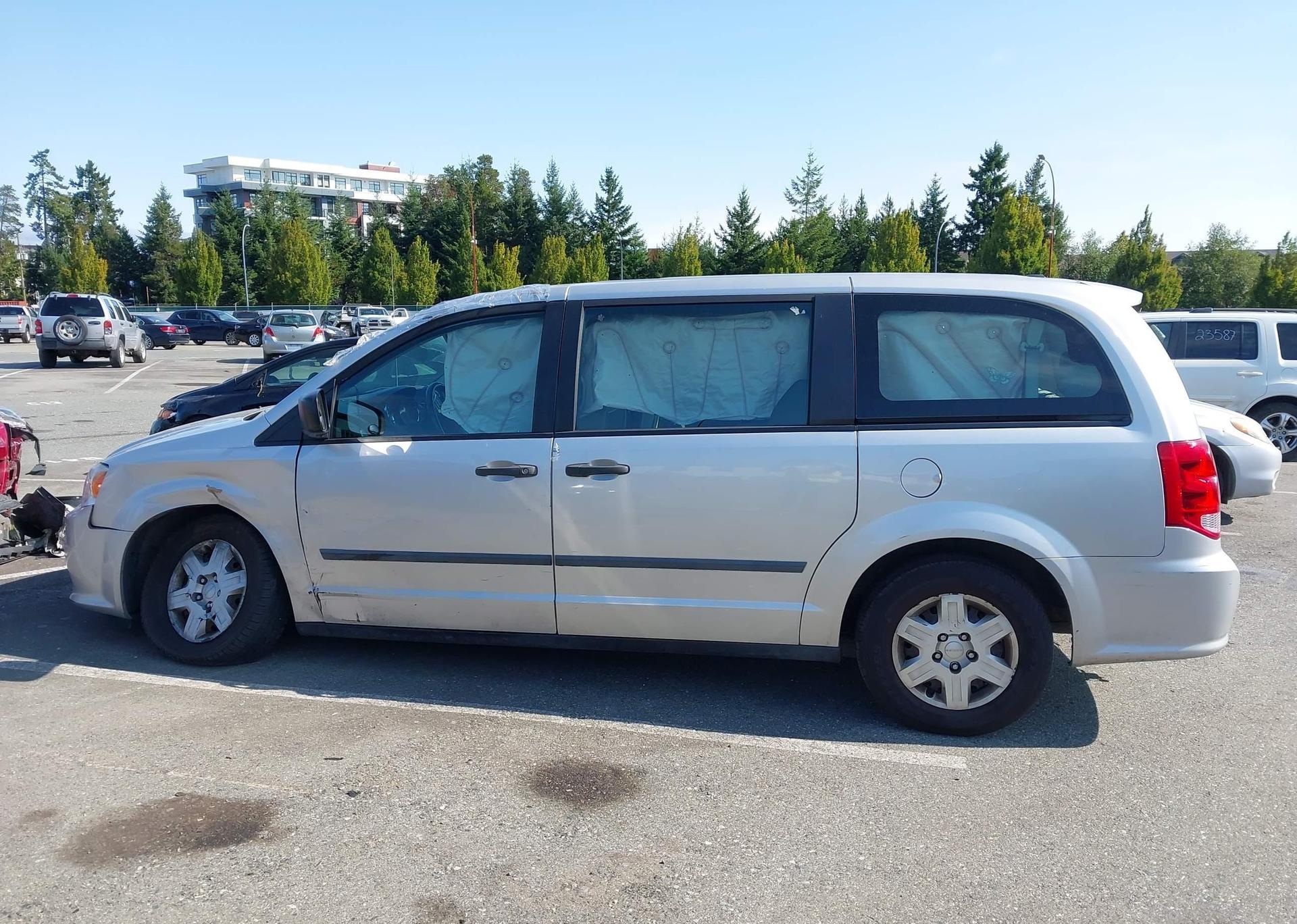 2012 DODGE GRAND CARAVAN SE