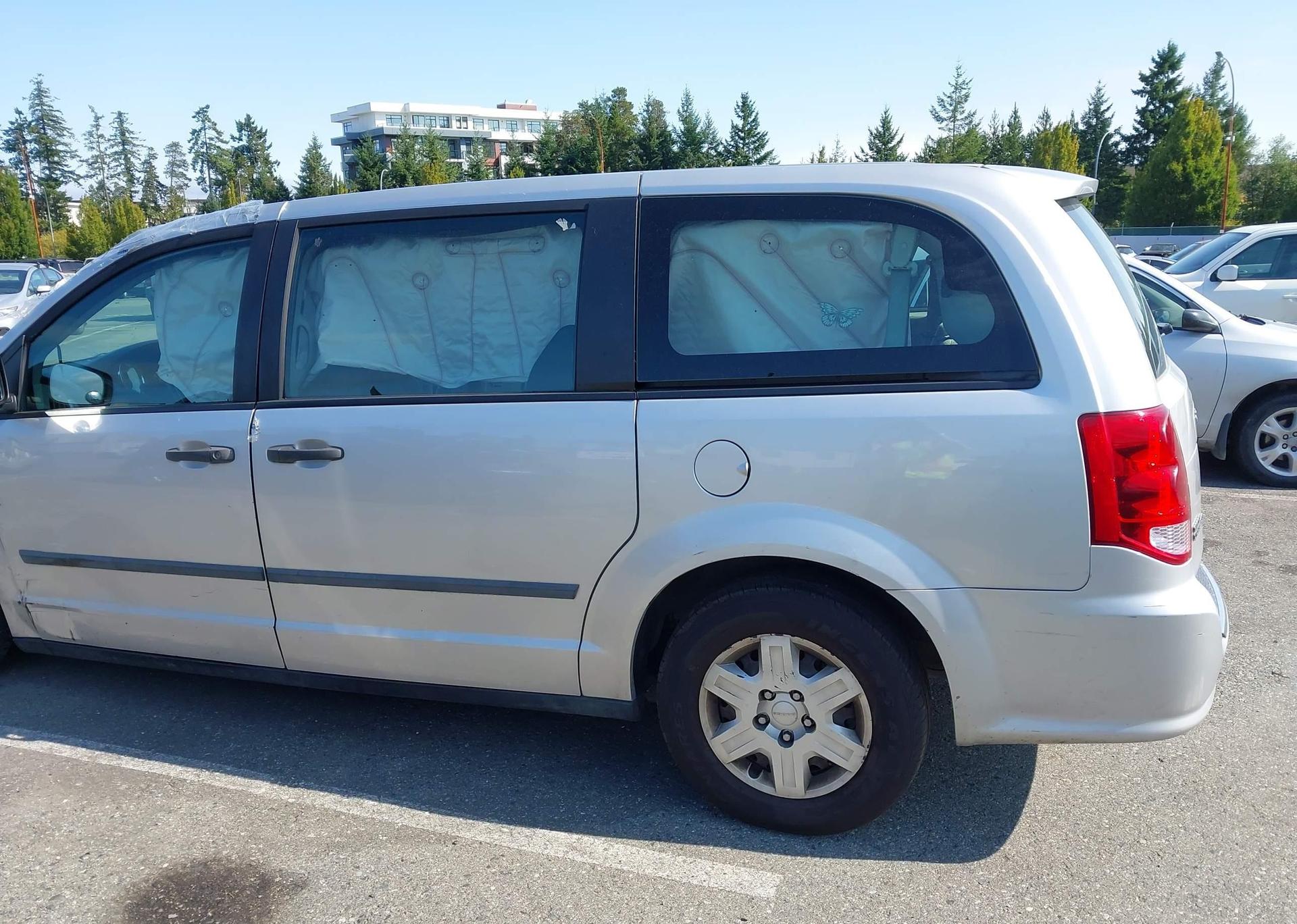 2012 DODGE GRAND CARAVAN SE