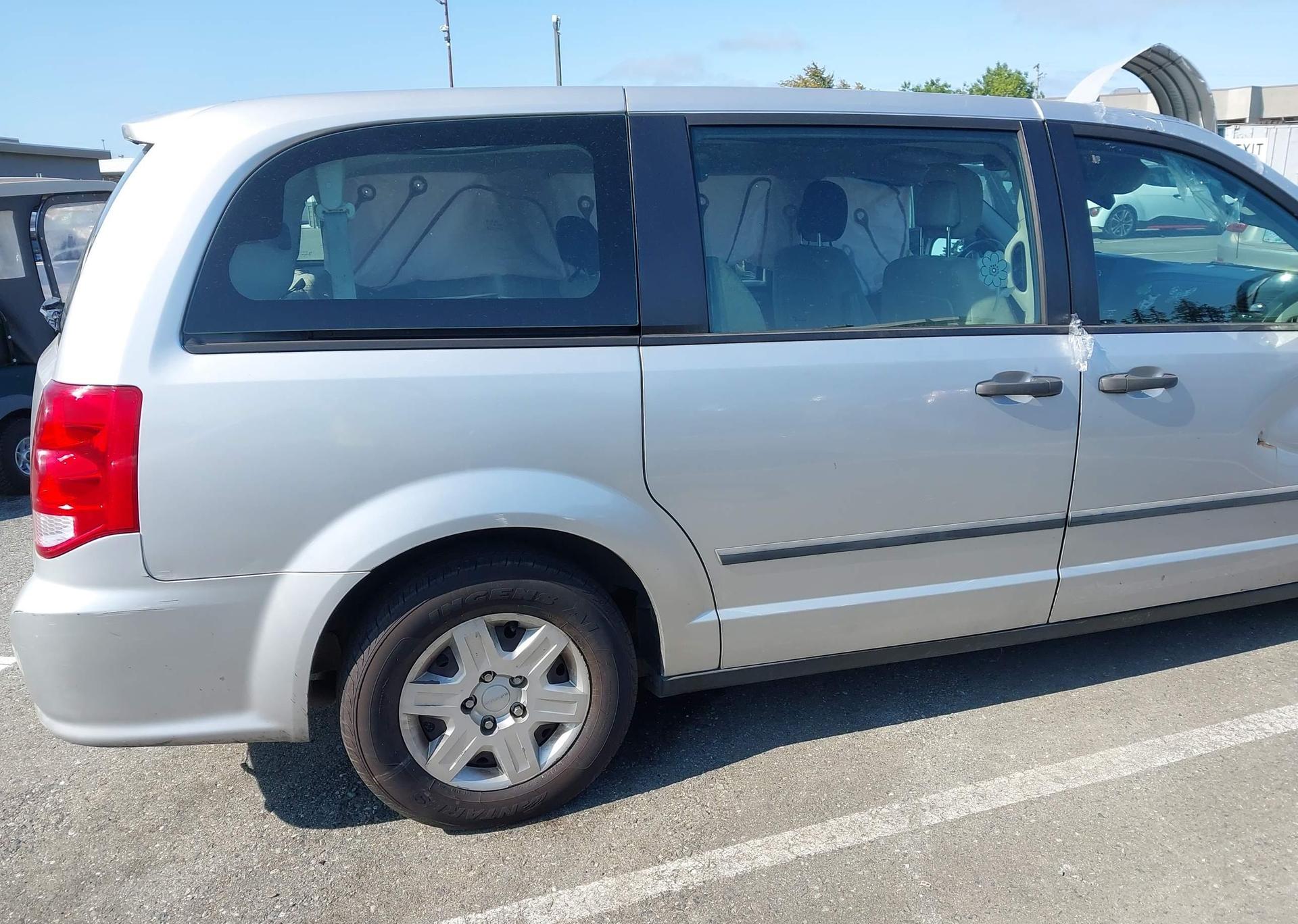 2012 DODGE GRAND CARAVAN SE