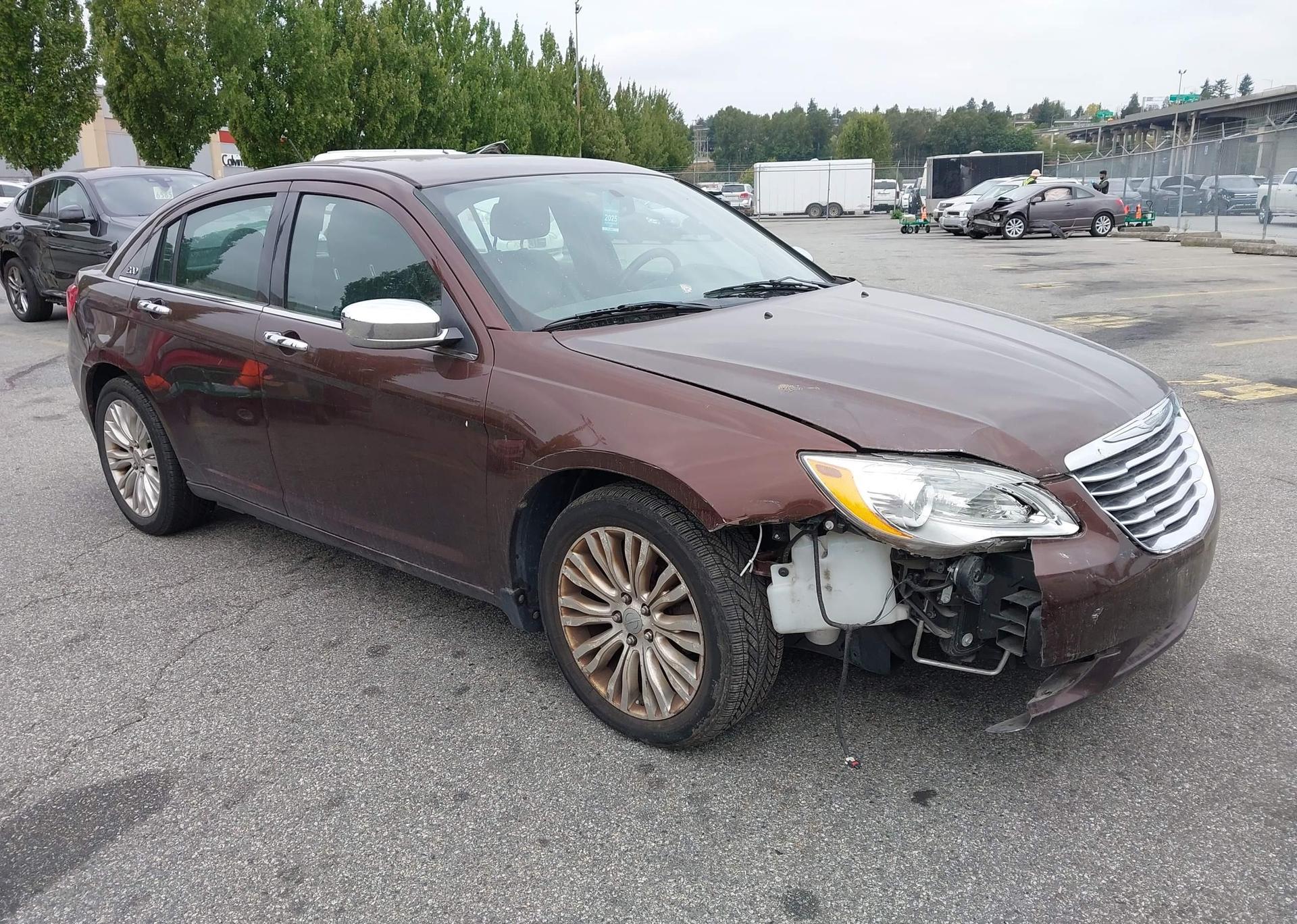 2013 CHRYSLER 200