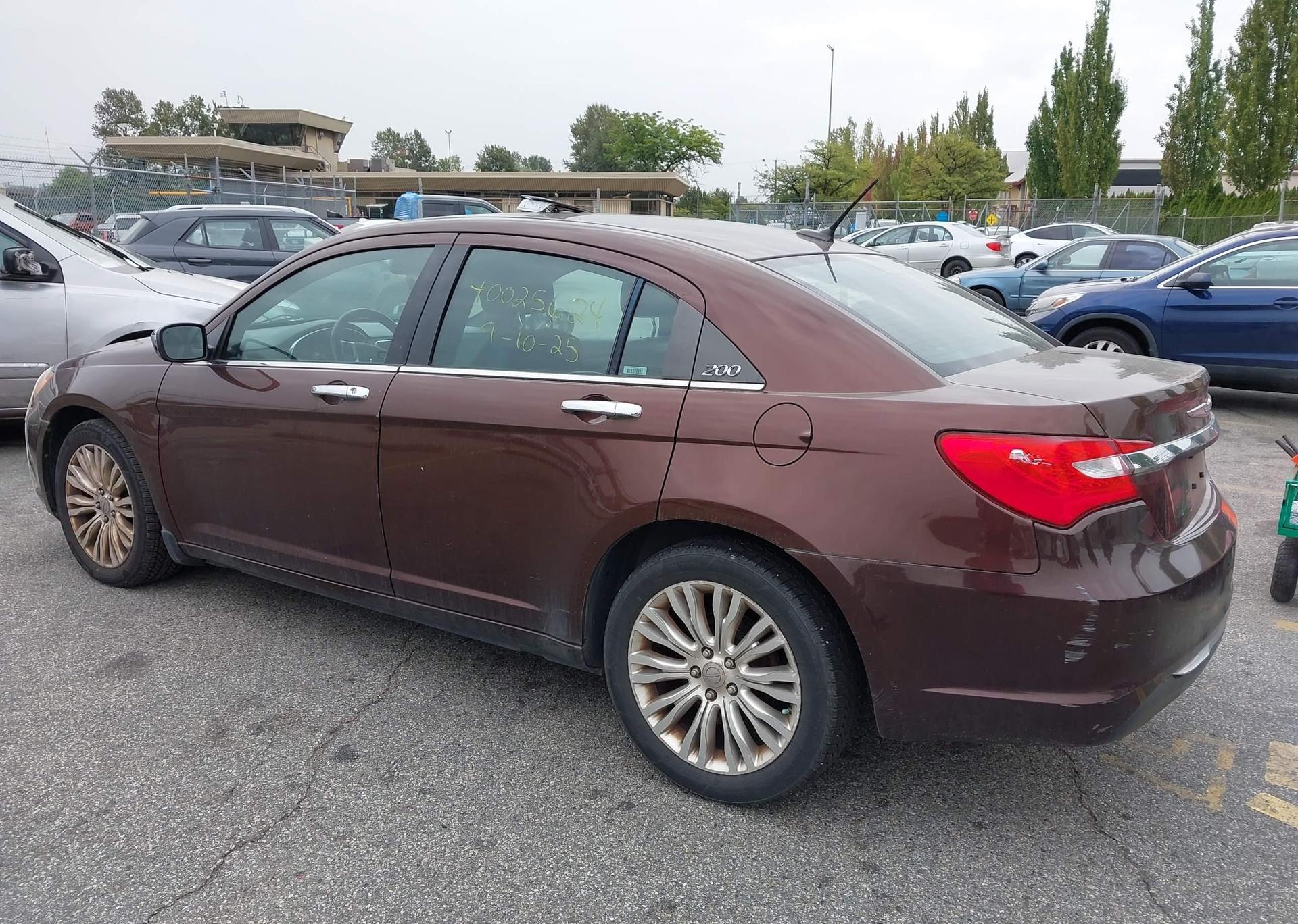2013 CHRYSLER 200