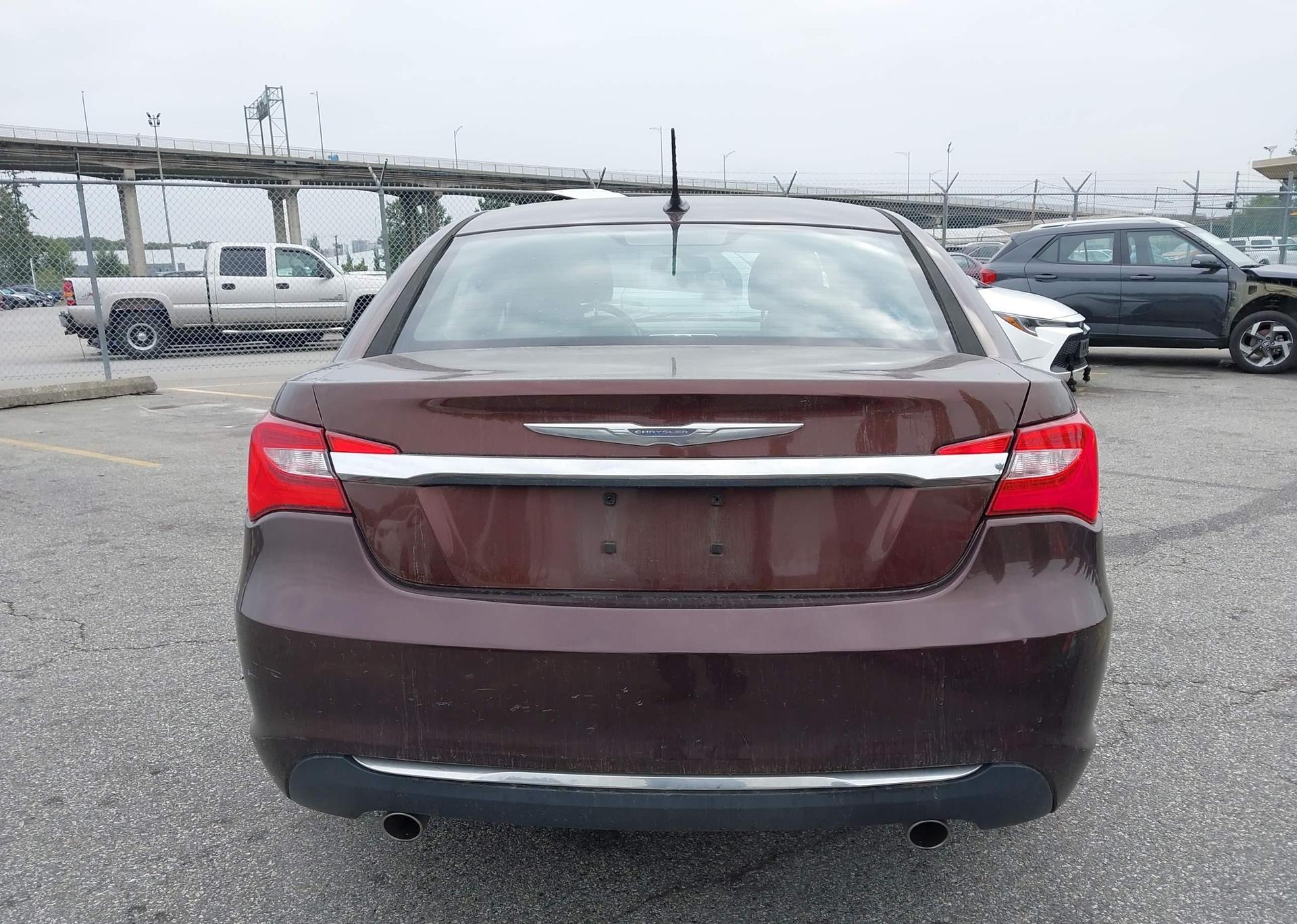 2013 CHRYSLER 200