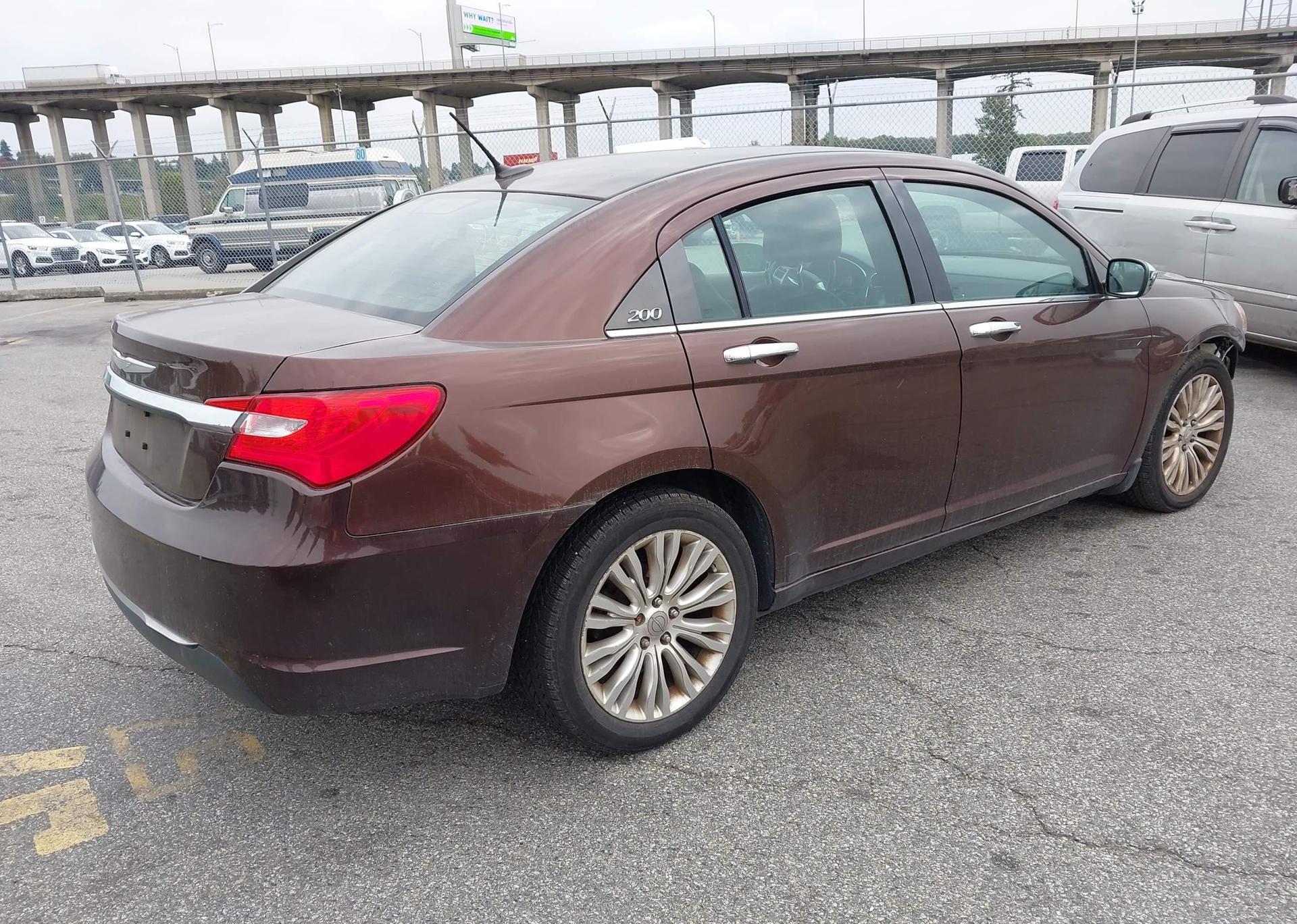 2013 CHRYSLER 200