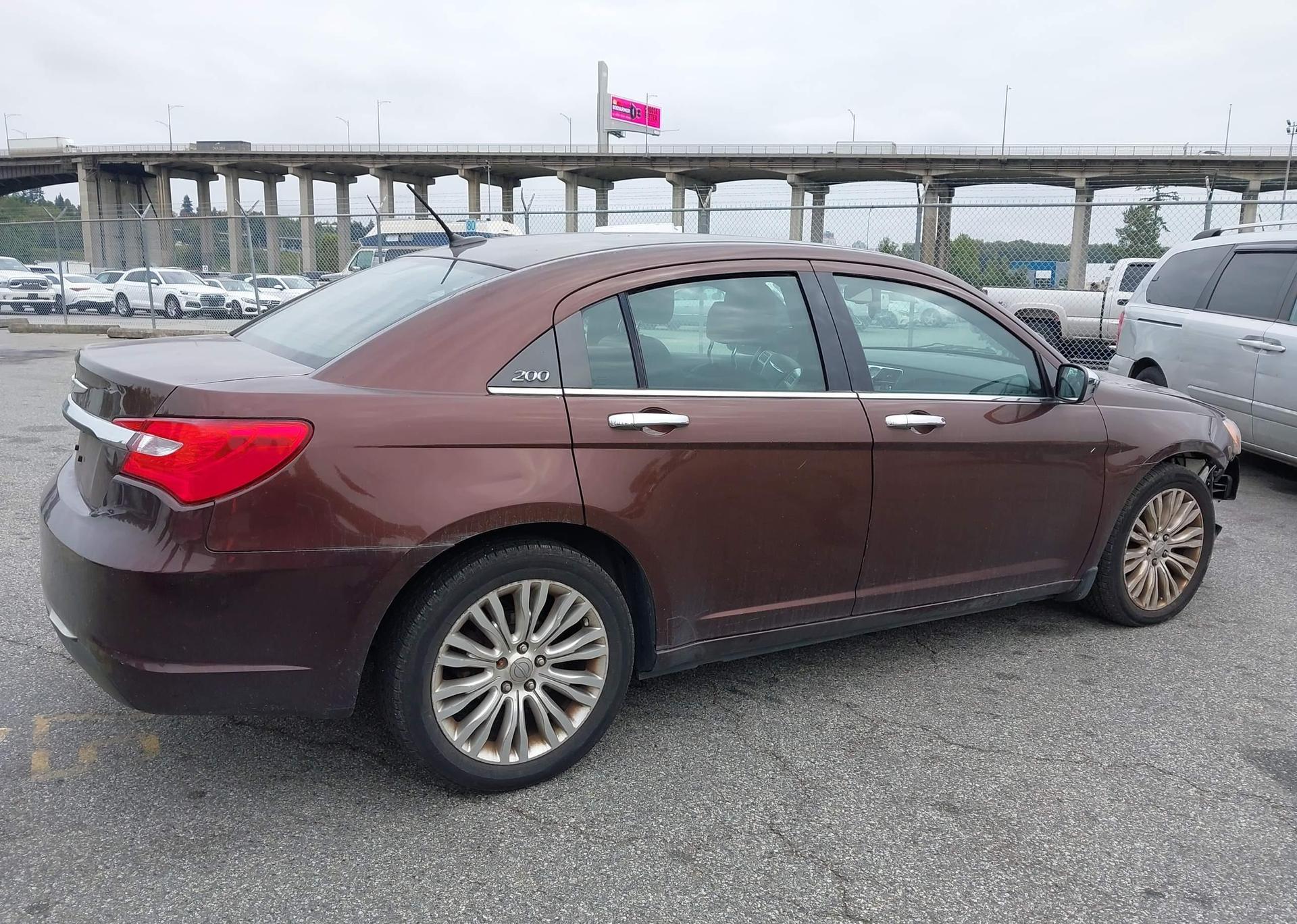 2013 CHRYSLER 200