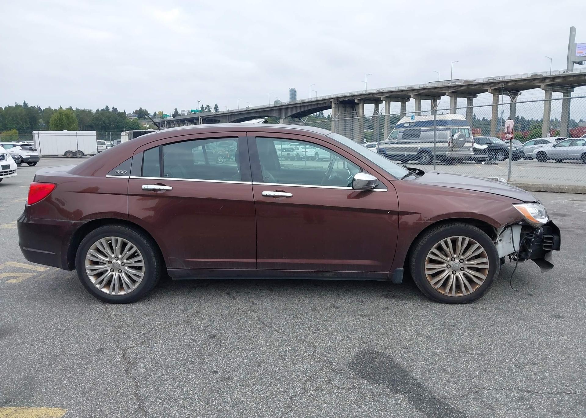 2013 CHRYSLER 200