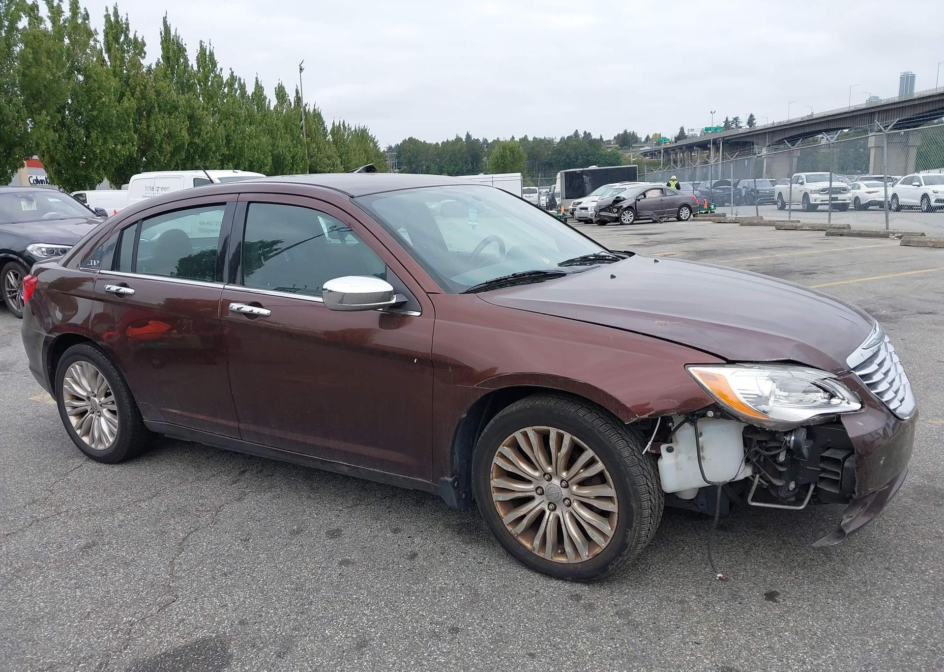 2013 CHRYSLER 200