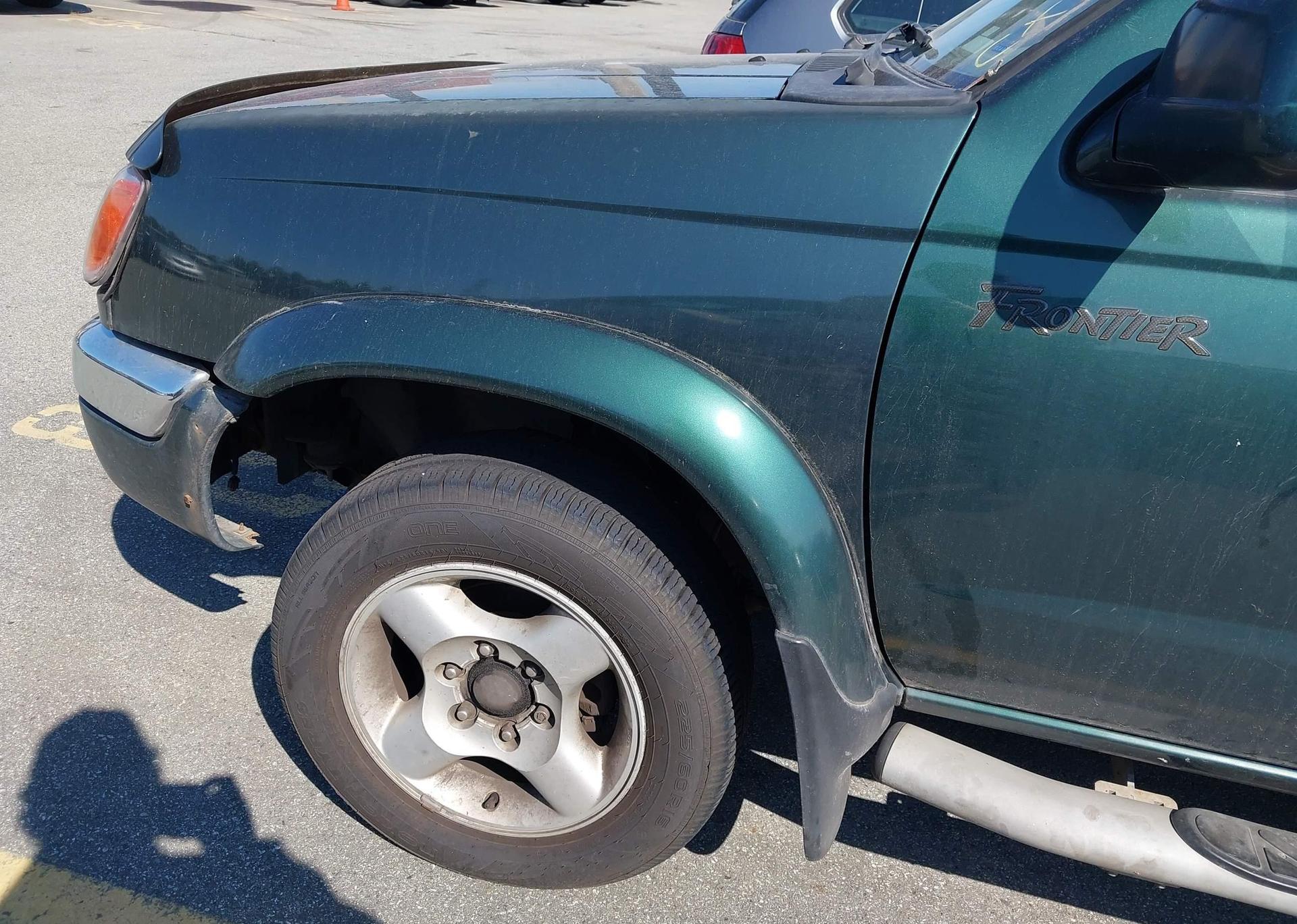 2000 NISSAN FRONTIER CREW CAB XE