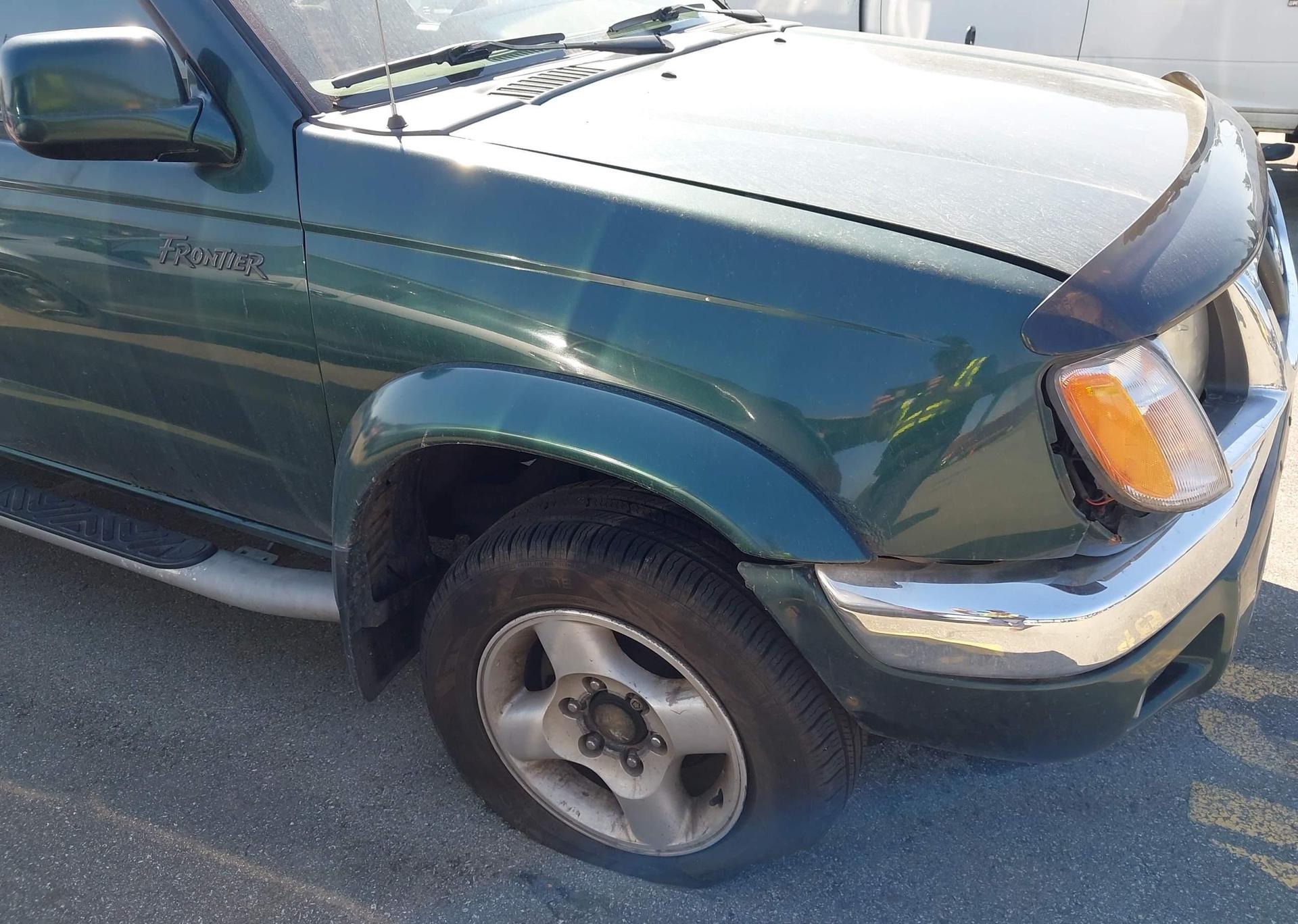 2000 NISSAN FRONTIER CREW CAB XE