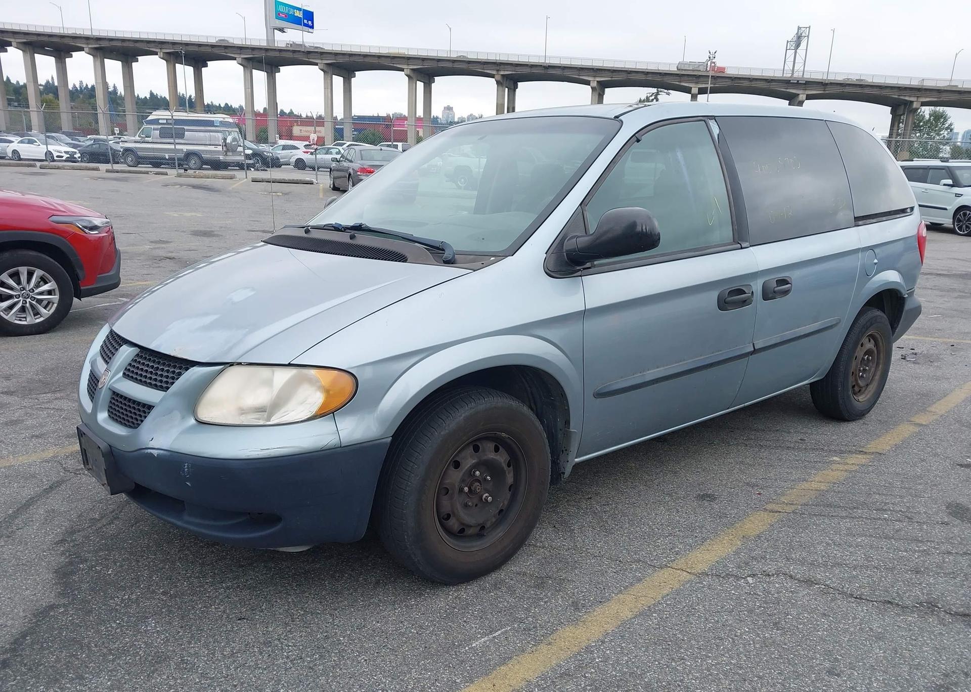 2004 DODGE CARAVAN SE