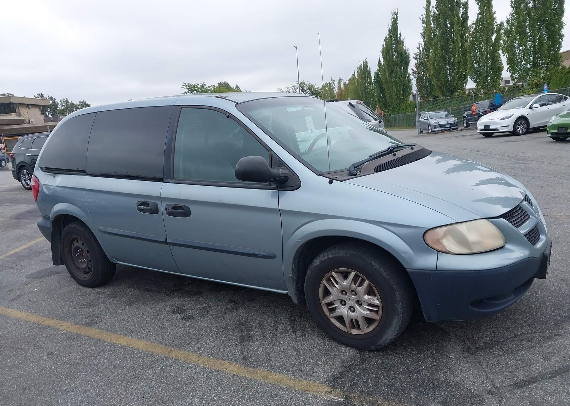 2004 DODGE CARAVAN SE