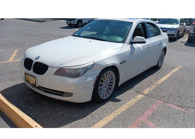 2010 BMW 528I