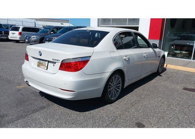 2010 BMW 528I